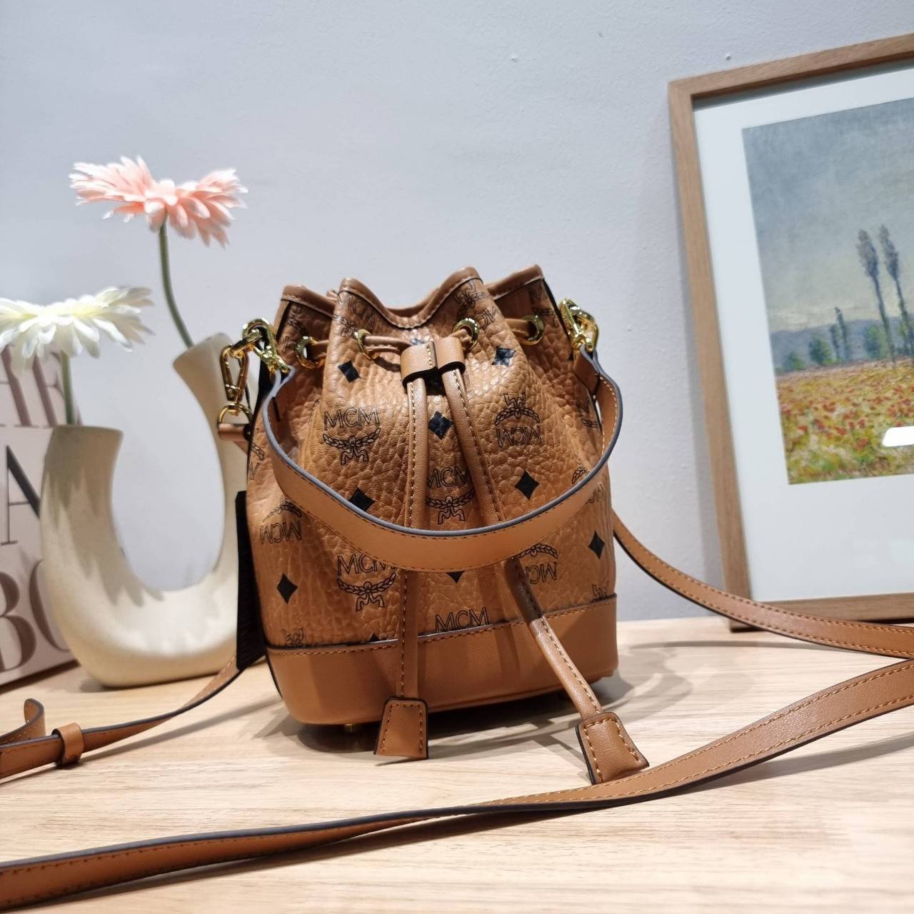 M.C.M MINI DESSAU DRAWSTRING BAG IN VISETOS กระเป๋าสะพายทรง bucket ไซส์ mini เกรดออริ สลับแท้ 1:1 ใช้งานต่างประเทศได้