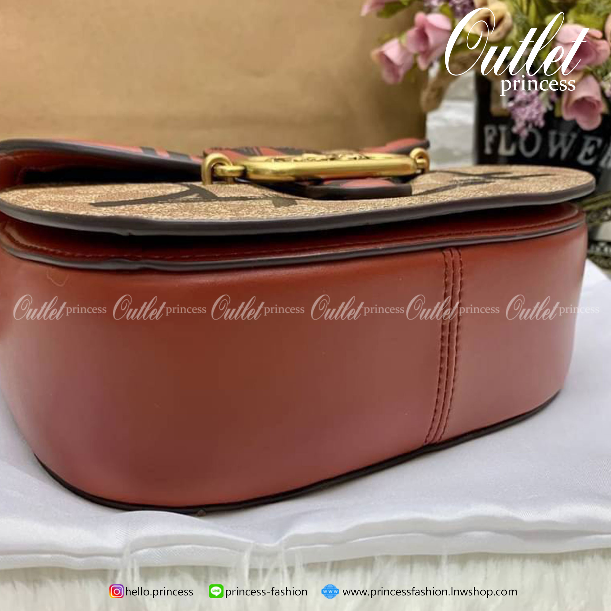 ของแท้ 💯% ได้ไปไม่ผิดหวังแน่นอนค่ะ! 📌Limited edition!! COACH REXY X GUANG YU CROSBODY BAG ((1501))