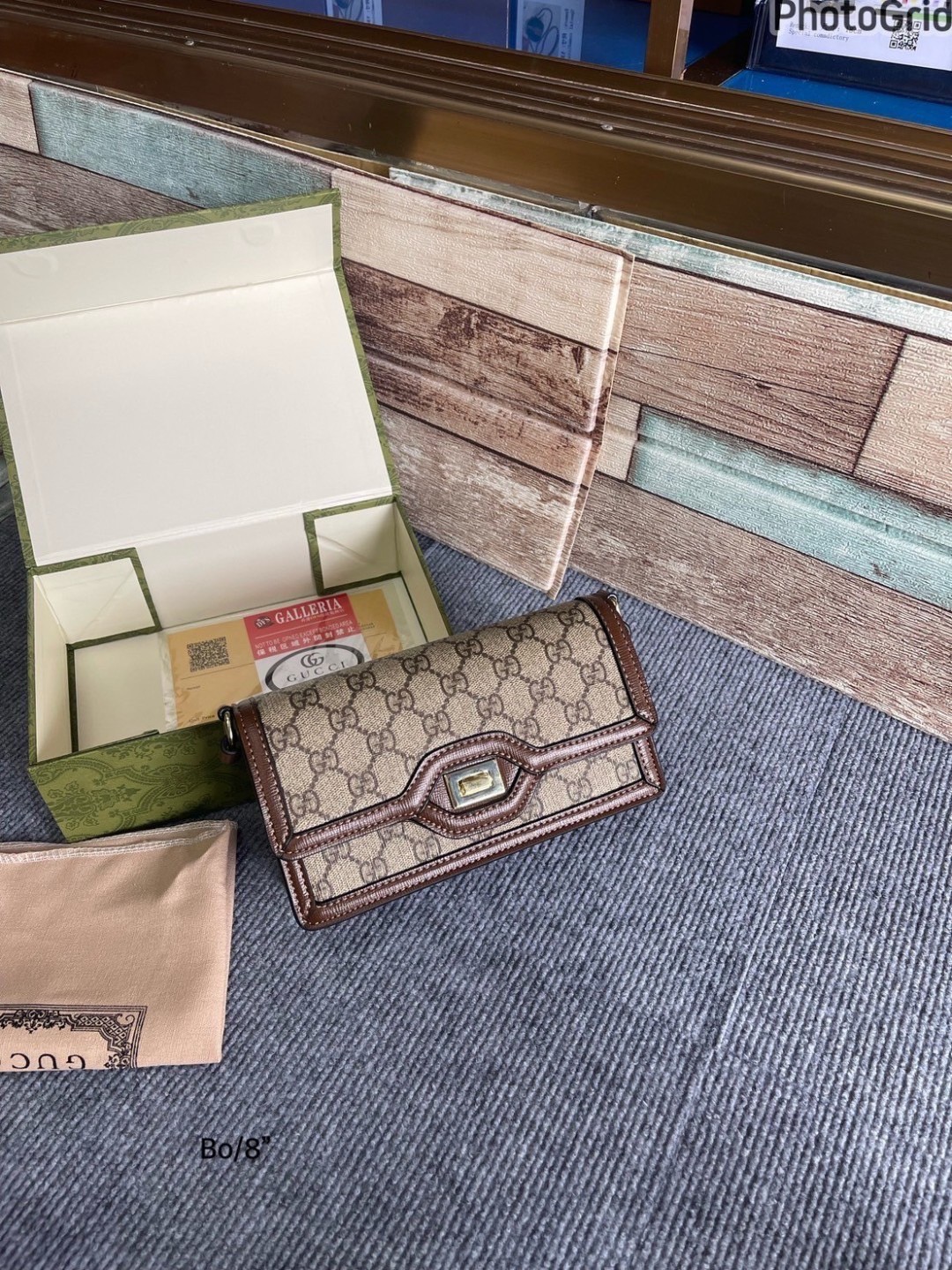 GUCCI Luce Mini Crossbody GG Canvas Bag กระเป๋าสะพายดีไซน์วินเทจ รุ่นฮิตในตำนาน ดีไซน์ร่วมสมัยสวยเรียบหรู สะพายง่ายไม่เจ็บไหล่ รูปทรงดีไซน์ร่วมสมัย