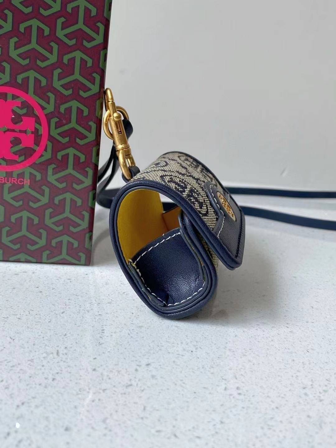 TORY BURCH T Monogram Jacquard AirPods Case พร้อมส่ง