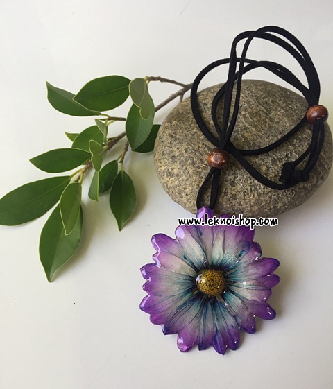 Orchid Daisy Necklace