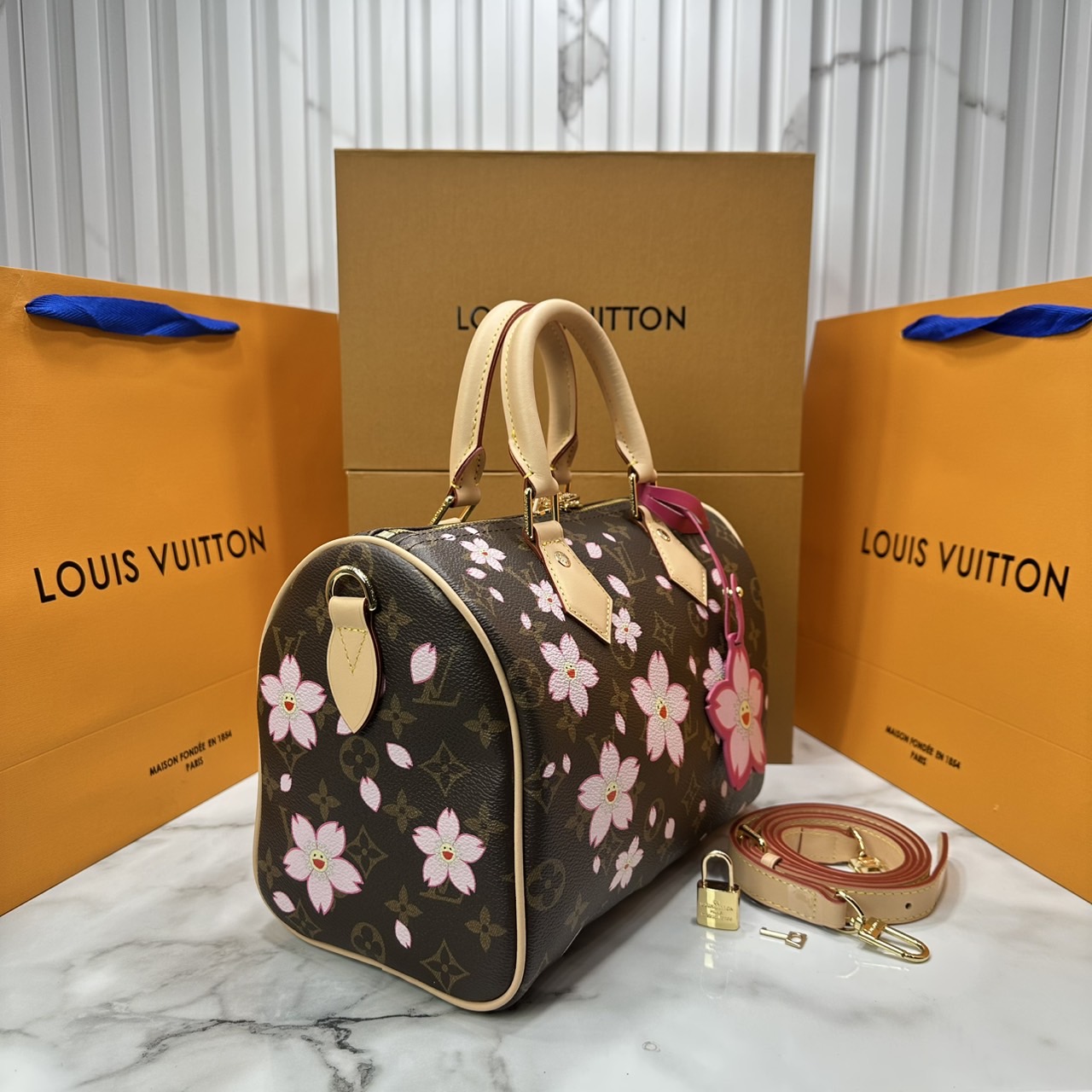 ORI หนังแท้ | คอลใหม่ดอกไม้แสนหวาน LV x TM Cherry Blossom bag กระเป๋าสะพายดีไซน์คลาสสิครุ่นสุดปัง ปรับลุคให้มีชีวิตชีวาด้วยลายดอกไม้เชอรี่บลอสซั่ม คอลใหม่สุดเอ็กซ์คลูซีฟ