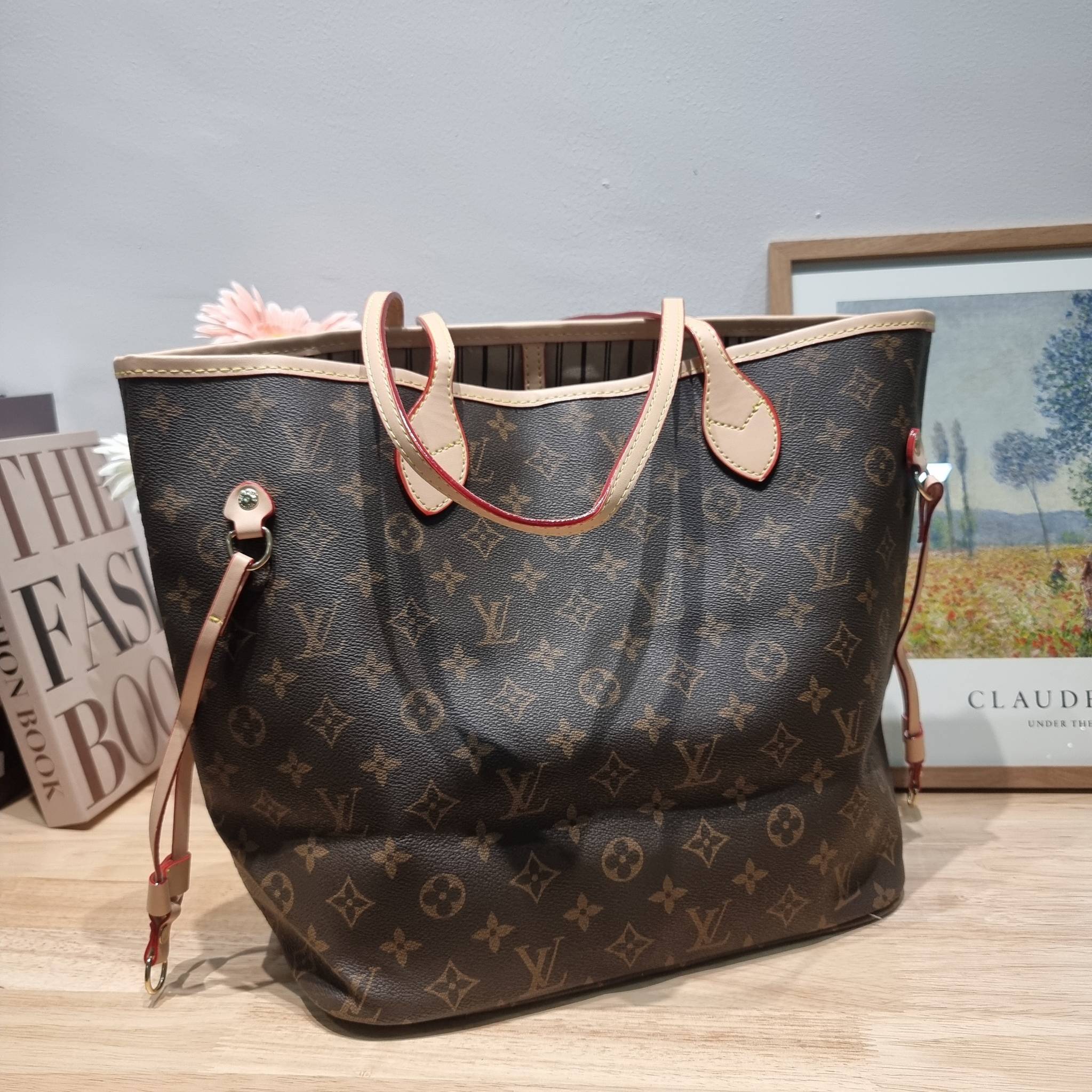 LV Neverfull Monogram / LV 2IN1 TOTE SET กระเป๋าสะพายไหล่ใบใหญ่ทรง tote มาพร้อมใบลูก คลาสสิคที่สุด เป็นอีกรุ่นที่มีคนใช้กันทั่วบ้านทั่วเมือง ฮิตแบบไม่ต้องพูดเยอะ