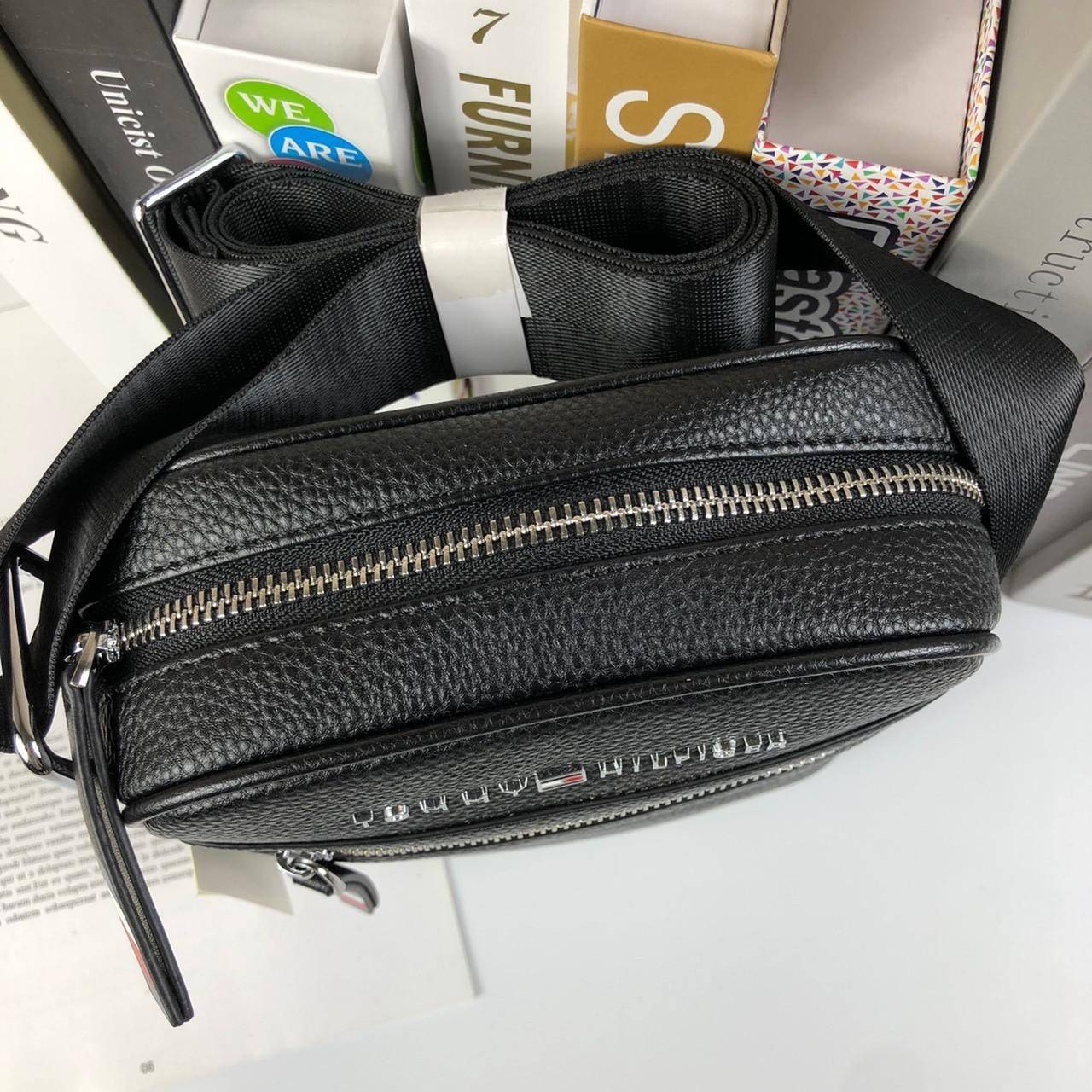 ของแท้ 💯% TOMMY HILFIGER Essential Mini Reporter กระเป๋าสะพายผู้ชายทรงคลาสสิก ขนาดกำลังดีน้ำหนักเบา หนังสวยทรงดีด้านหน้าประดับโลโก้แบรนด์