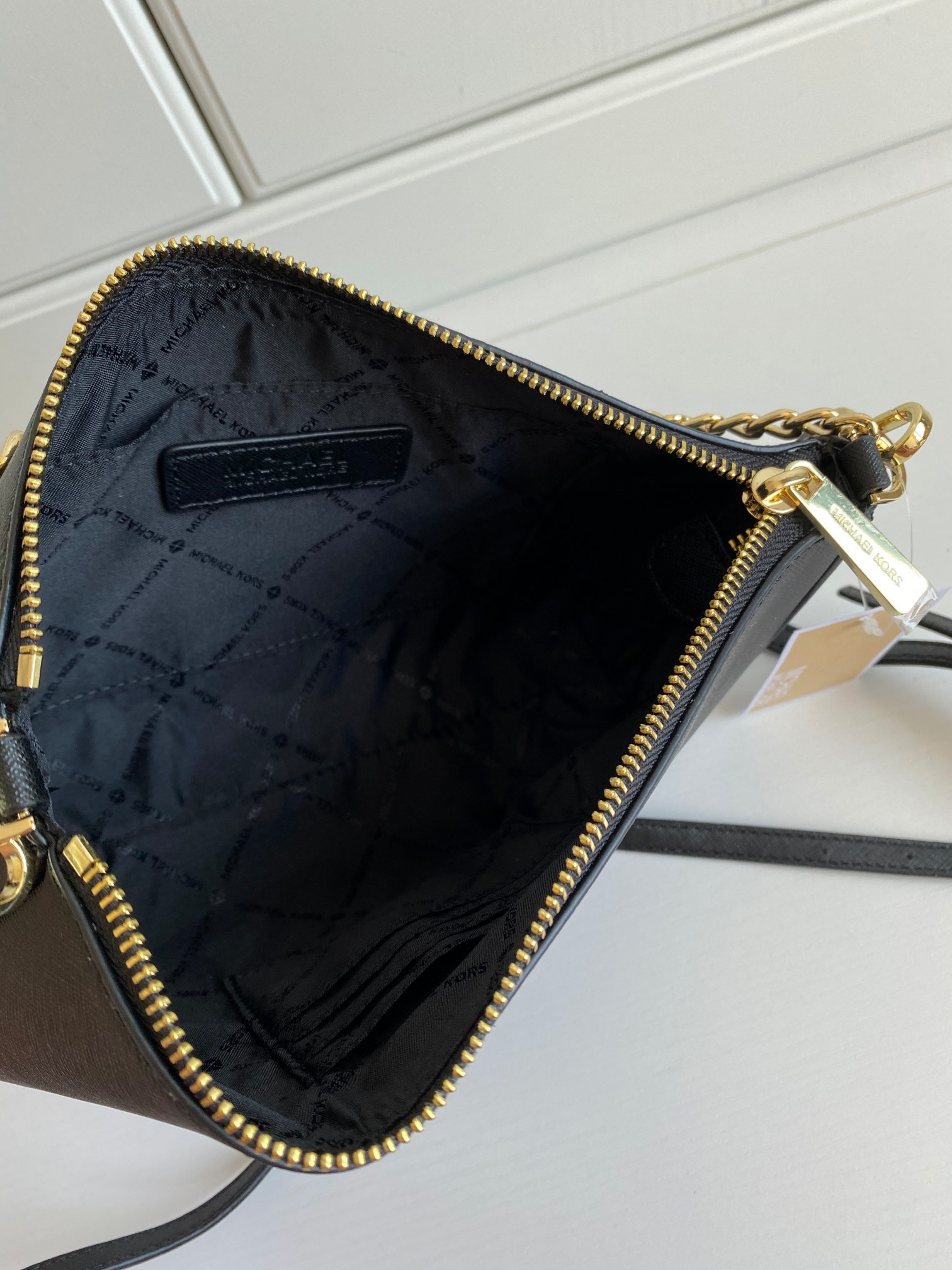 MICHEAL KORS SAFFIANO CROSSBODY BAG / MK Chain Pouchette Bag พร้อมส่ง 4 สี กระเป๋าสะพายข้าง ทรงสวย วัสดุหนัง SAFFIANO คุณภาพดี สวยอยู่ทรงแข็ง