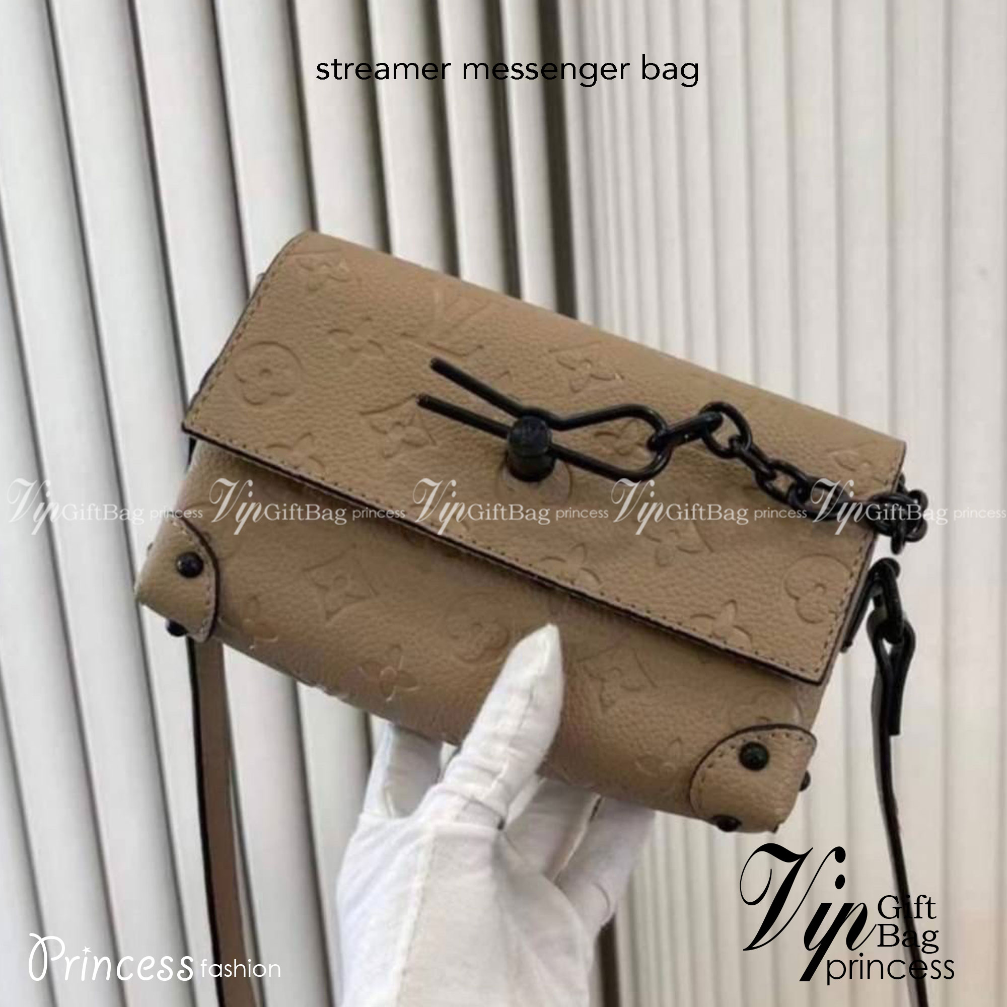 LV Streamer Messenger Bag กระเป๋าสะพายทรงกล่องที่สุดของรุ่นหายาก ดีไซน์คลาสสิกน่าใช้ ใช้ได้ทั้งชายหญิง unisex cool