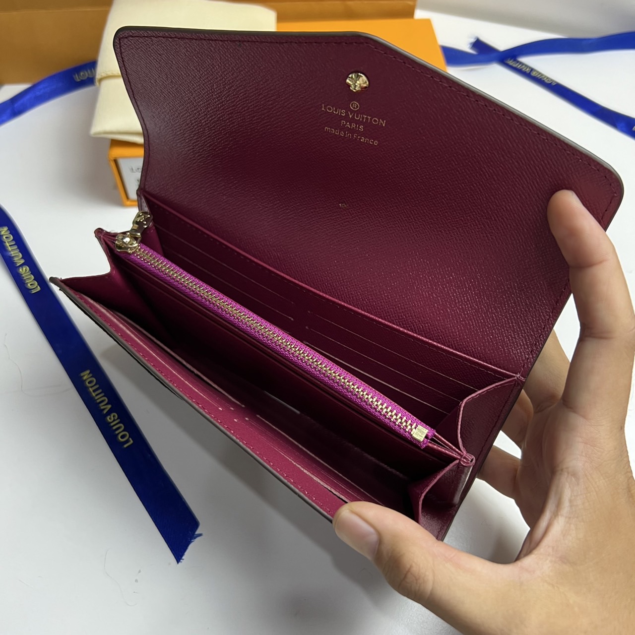 LV Long Wallet / LV Sarah Wallet Monogram Canvas กระเป๋าสตางค์ใบยาวแบรนด์ดัง สวยหรูดูแพง สีและลายคลาสสิค เลือกช้อป! ใช้แล้วรับทรัพย์ ปังแน่นอนค้า