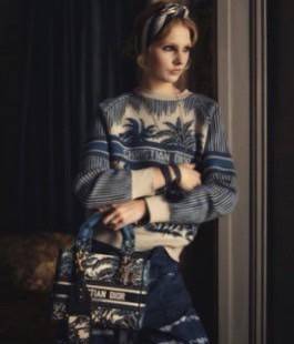 DIOR WOMEN MEDIUM LADY D-LITE BAG VIP GIFT WITH PURCHASE (GWP) พรีเมี่ยมกิ้ฟ Limited Edition จาก DIOR DUTYFREE COUNTER วัสดุหนังแท้ Calfskin หุ้มด้วยผ้า Cannage อีกชั้นและปักลวดลาย 'Dior Palm' กระเป๋า Lady D-Lite ผสมผสานความสง่างามและคลาสสิกที่เ