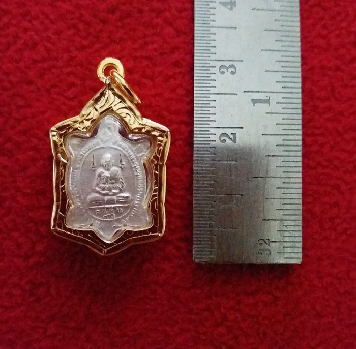 สินค้าหมดค่ะ จี้เต่าหลวงปู่หลิว ปางเปิดโลก เนื้อเงินพ่นทรายเลี่ยมทองไมครอนพร้อมใบคาถาค่ะ