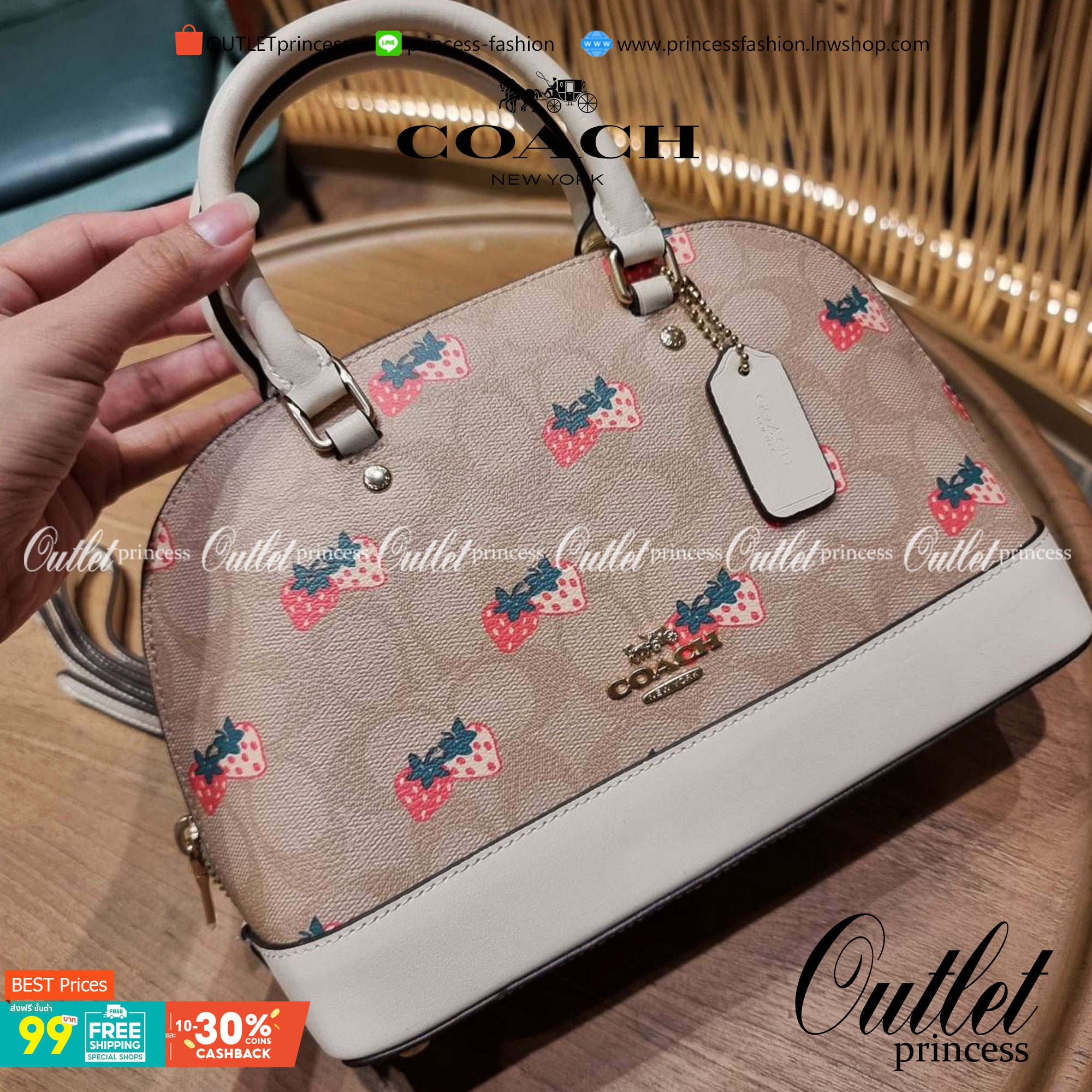 COACH 91514 MINI SIERRA SATCHEL IN SIGNATURE CANVAS WITH STRAWBERRY PRINT สายคุณหนูมารวมตัวกันตรงนี้เลยจ้า!! ละมุนกว่านี้ไม่มีแล้ว กับกระเป๋าทรงโดมสุดคลาสสิค เพิ่มดีเทลลูกเล่นลายสตรอเบอรี่ ให้มีความคิ้วท์แบบไม่เยอะเกินไป ลงตัวพอดี มาพร้อมหูจับในตัวและสายส