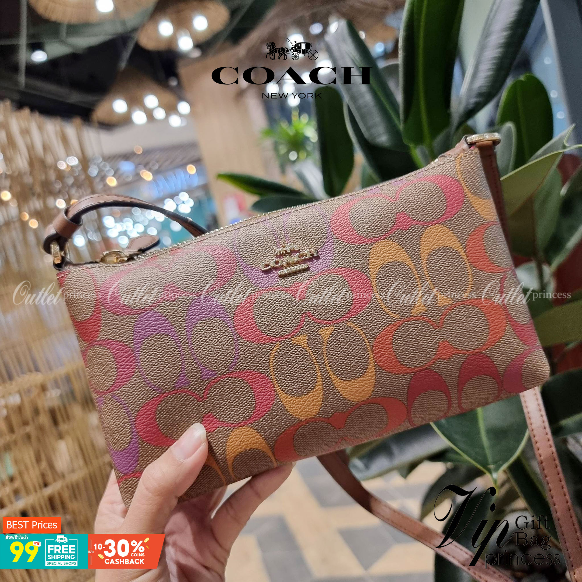 COACH C1653 ZIP TOP CROSSBODY IN RAINBOW SIGNATURE CANVAS คอลเลคชั่นใหม่ ปังและสวยไปอีกหนึ่ง สาวๆตามหาต้องไอเท็มนี้ กระเป๋าสะพายข้าง ใช้งานง่าย สายสะพายในตัว ปรับได้สบายๆ ดีไชน์รูปทรงออกมาคลาสสิค น่าใช้ วัสดุหนังแคนวาส เปิด-ปิดด้วยซิป ภายในเป็นช่องโล่ง มี