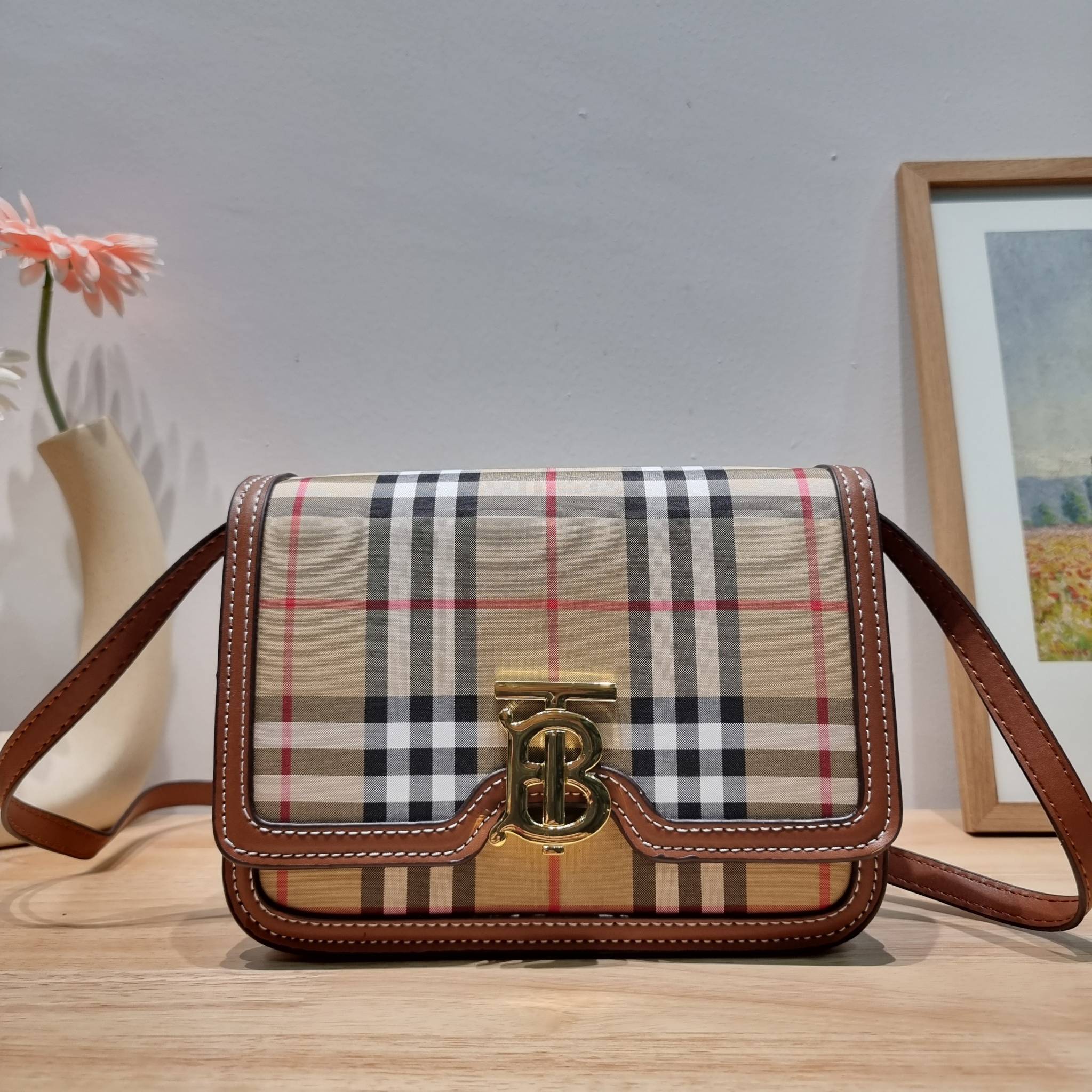 BURBERRY FRAGRANCES CROSSBODY BAG / BURBERRY SMALL CHECK CANVAS AND LEATHER TB BAG เบสท์ไอเท็ม!! คอลเลคชั่นที่ปังตลอดปี