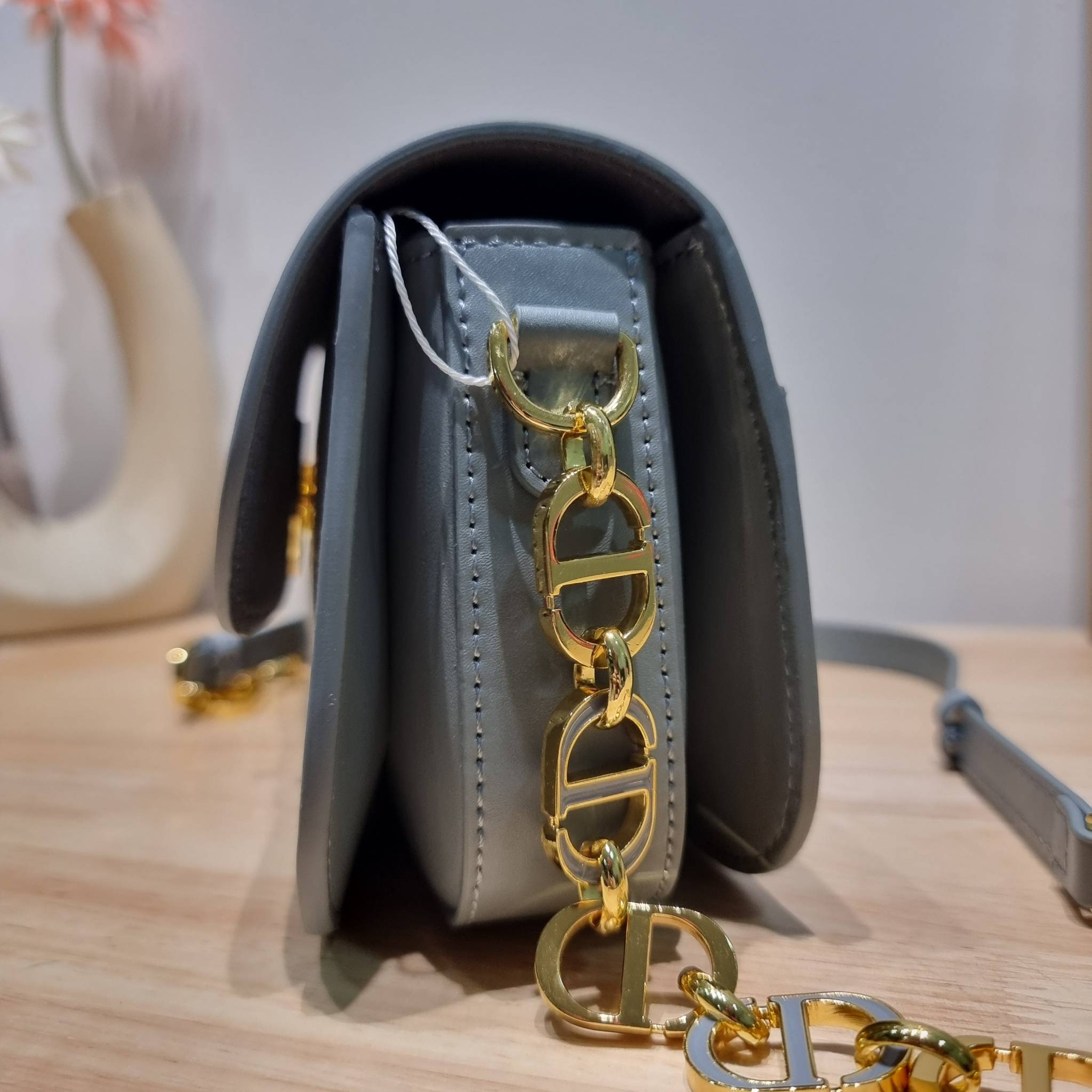 DIOR 30 MONTAIGNE AVENUE BAG สวยหรู ดีเทลแพง ต้องยกให้ไอเท็มนี้เลย กับกระเป๋าสะพายข้าง รุ่นที่ใครเห็นเป็นต้องรัก