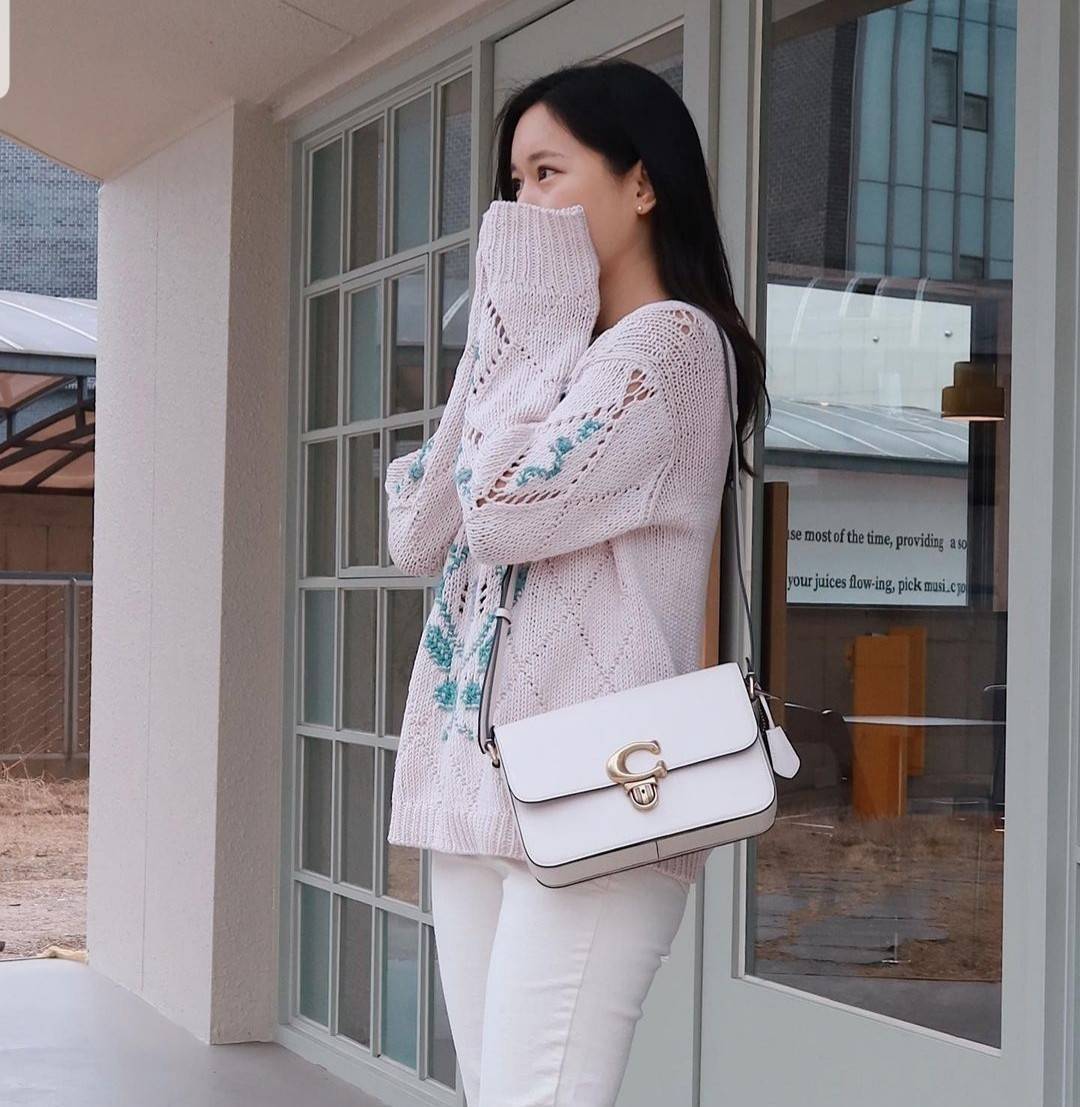 COACH STUDIO GLOVETANNED LEATHER SHOULDER BAG (C6641)🌺ห้ามพลาดเด็ดขาด!! สวยละมุน เรียบหรู ดูแพงสุดๆ!! //กระเป๋าถือ กระเป๋าสะพาย ดีไซน์เนี้ยบ! เฉียบมาก!// วัสดุหนังแท้ หนังเรียบเต็มใบ อยู่ทรง สวยมากๆ ดีเทลเรียบหรู ผู้ดีสุดๆ!// ด้านหน้าเปิด-ปิดด้วยต