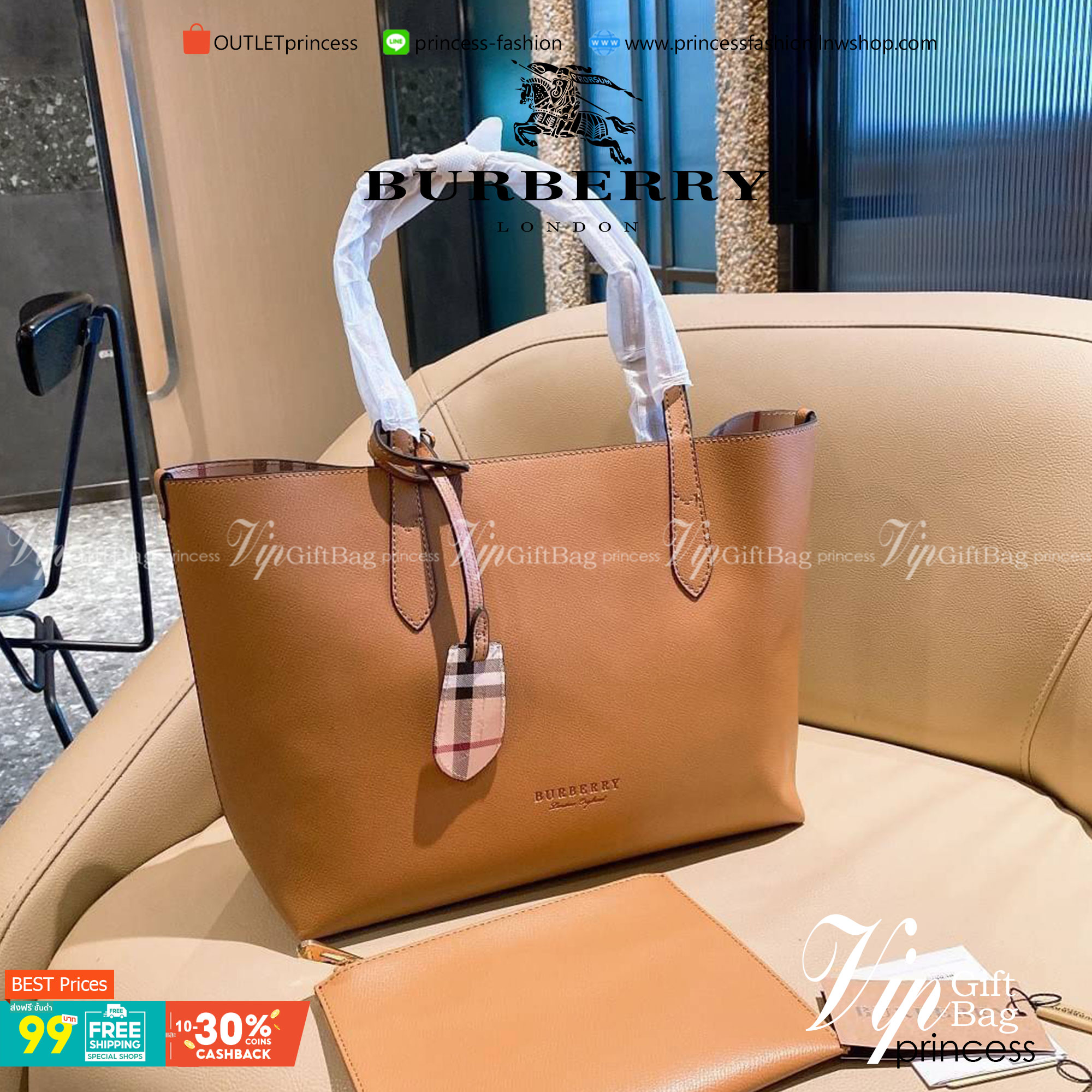 BURBERRY Leather Haymarket Check Medium Reversible Tote Bag กระเป๋าสะพายไหล่ทรงช้อปปิ้ง ทรงคลาสสิค ฮิตตลอดกาล ทรงสวยขนาดกำลังดี ตัวกระเป๋า วัสดุหนัง Pu ด้านหน้าติดโลโก้แบรนด์ ด้านในเป็นลายแรนด์ **สามารถใช้ได้ทั้ง2ฝั่ง ประดับด้วยป้ายแท็คหนัง ภายในช่องหลัก 