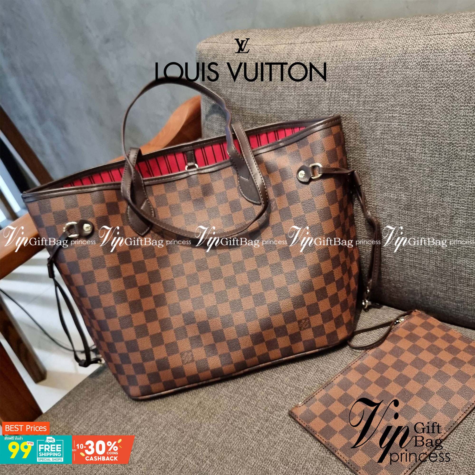 LV 2IN1 TOTE SET กระเป๋าสะพายไหล่ใบใหญ่ทรง tote มาพร้อมใบลูก คลาสสิคที่สุด เป็รอีกรุ่นที่มีคนใช้กันทั่วบ้านทั่วเมือง ฮิตแบบไม่ต้องพูดเยอะ วัสดุหนังแคนวาสปั๊มลายเต็มใบ ปากกระเป๋ามีหูเกี่ยว ด้านข้างมีหนังรูดเก็บทรงได้ ภายในโล่งกว้างมากๆ มีช่องซิปแยกให้ ใบเล