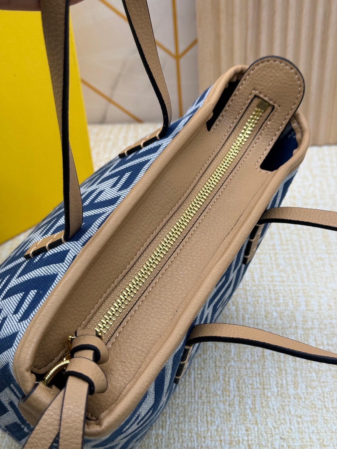 Fendi Roll Mini FF jacquard mini bag / YSL TOTE BAG MINI กระเป๋าสะพายทรงโท้ทไซส์มินิ เกรดออริ 1:1 ใช้งานต่างประเทศได้