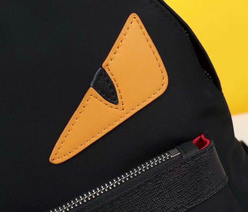 FENDI monster backpack เกรดออริจินอล FENDI Unisex Calfskin Nylon Logo Backpack กระเป๋าเป้เฟนดิ รุ่นยอดนิยมเอกลักษณ์แบรนด์ จุของได้เยอะ ใช้ได้ทั้งชายหญิง พกใบนี้ใบเดียวเอาอยู่ เป็นหนึ่งคอลเลคชั่นเด็ดที่สุดแห่งปีเลยจ้า