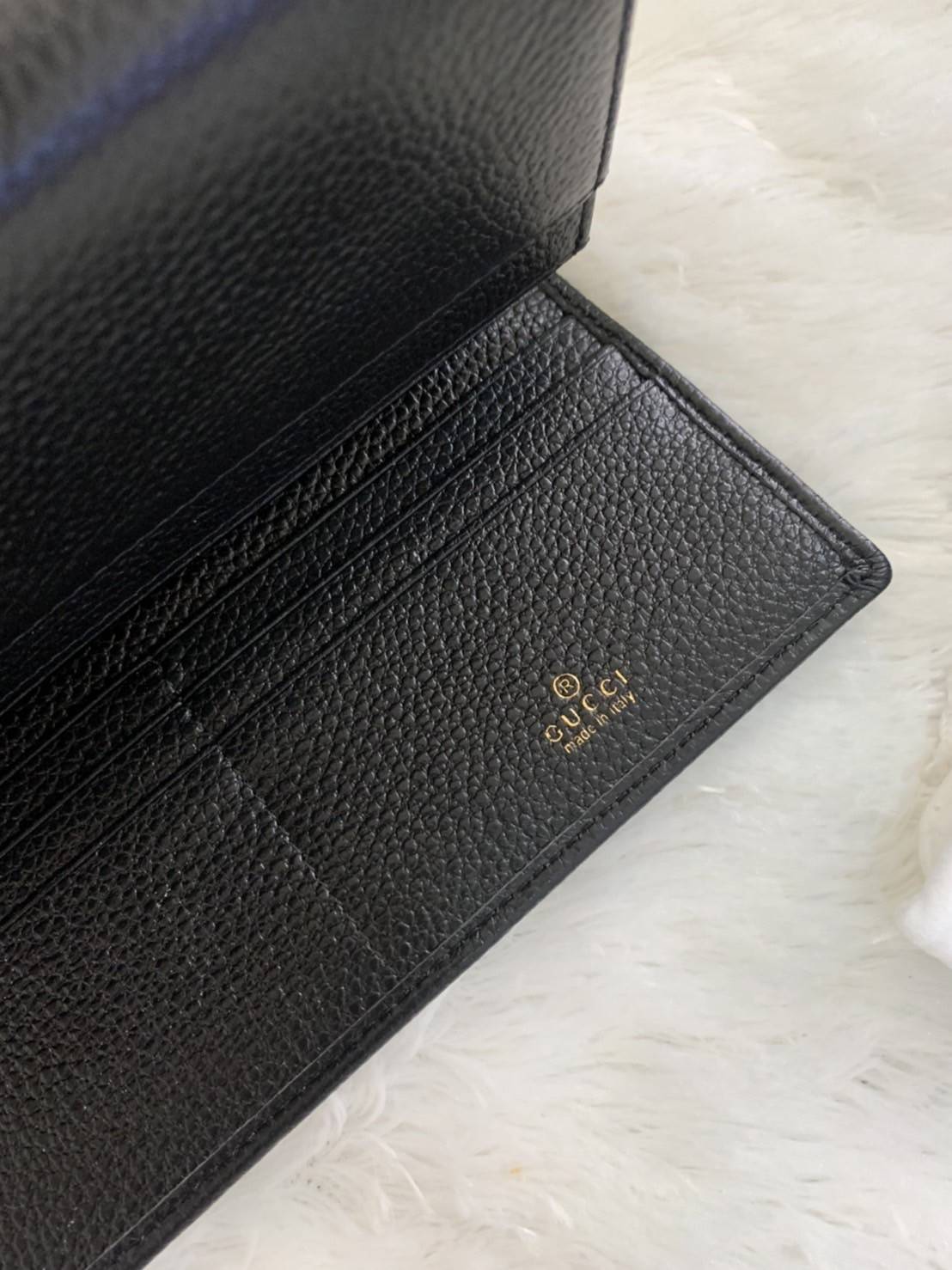 GUCCI Long Wallet / GUCCI MEN Long Wallet กระเป๋าสตางค์ใบยาว รุ่น unisex ใช้ได้ใช้ดีทั้งชายหญิง ดีไซน์ใหม่ สวยหรู วัสดุหนังแกะสังเคราะห์ อะไหล่ทอง