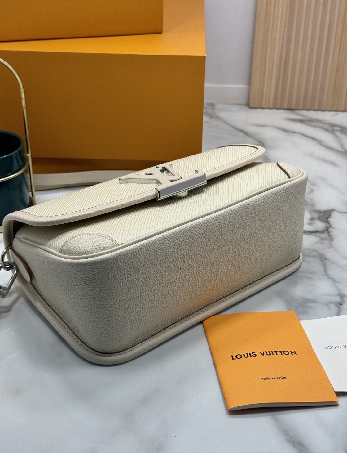 เกรดเทพ Top ORI | LV Buci bag Epi leather grain pattern / lvdiane กระเป๋าสะพายหนังแท้ลายเกรน เกรดดีสุด 🤍 เกรดเทพออริจินอล เทียบแท้ 1:1 ใช้งานได้ทั่วโลก