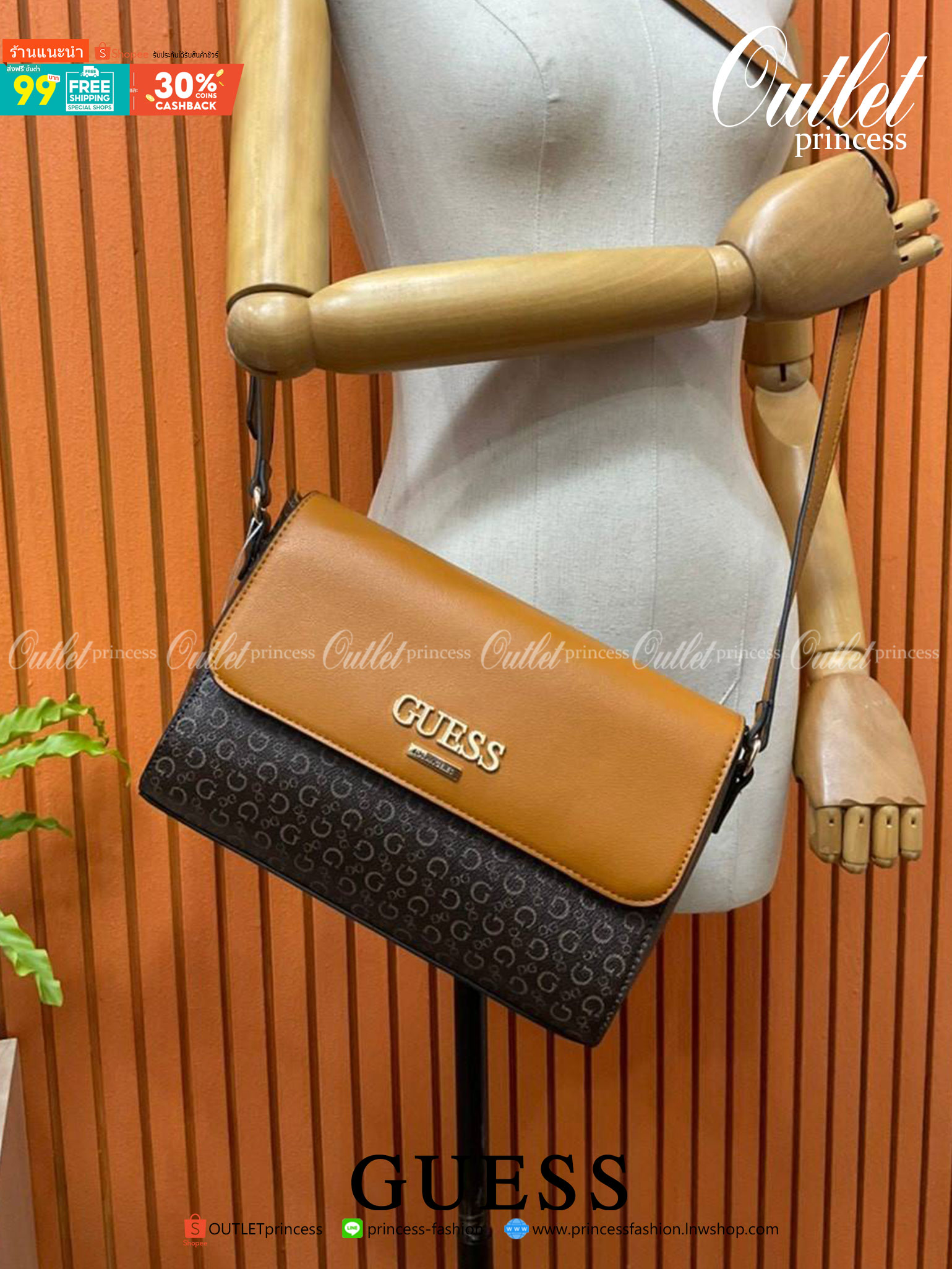 ของแท้ 💯% 】Guess Brit Crossbody Bag in Charcoal Signature Faux Leather and G Monogram Print with Black Leather Flap - Women's Sling Bag กระเป๋าสะพาย Crossbody ทรงเหลี่ยม รุ่นยอดนิยมอีกรุ่นหนึ่งของ Guess ตัวหนังคือดีงามทรงสวย หนังนิ่มน่าใช้มาก