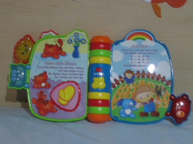 VTech - Rhyme and Discover Book ของเล่นมือสอง
