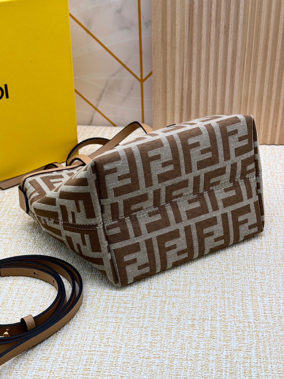 Fendi Roll Mini FF jacquard mini bag / YSL TOTE BAG MINI กระเป๋าสะพายทรงโท้ทไซส์มินิ เกรดออริ 1:1 ใช้งานต่างประเทศได้