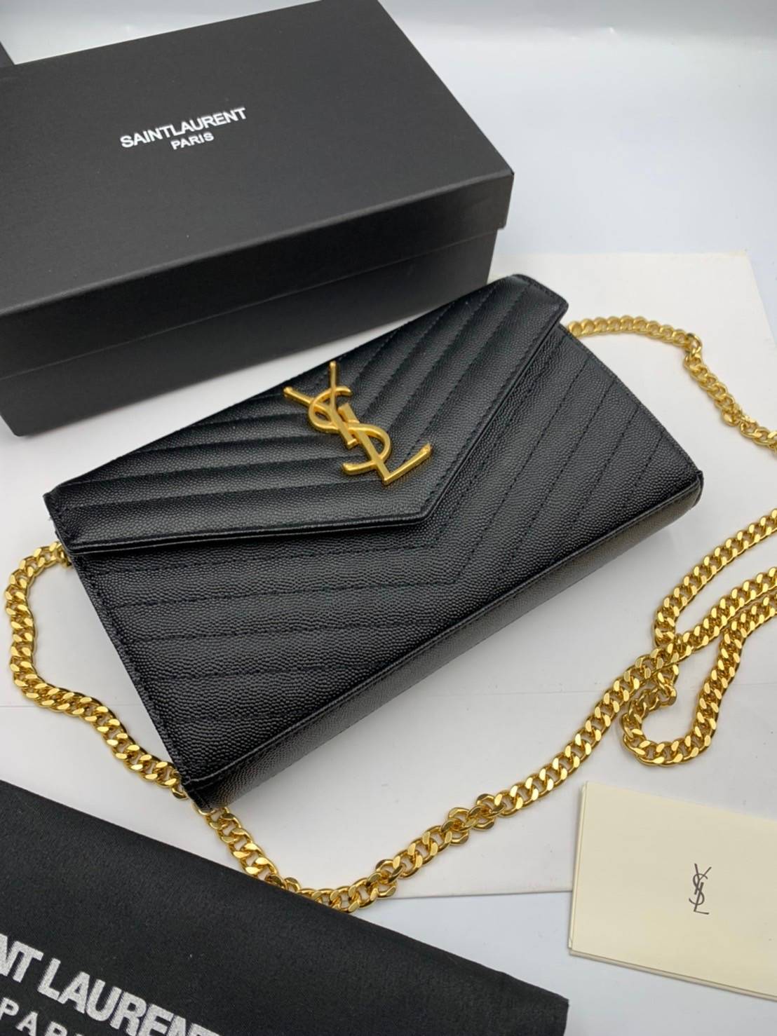 VIP GIFT 】หนังแท้ YSL WOC 9" Saint Laurent Chain Wallet Envelope Woc Monogram Black Leather Cross Body Bag กระเป๋าเงิน wallet on chain ที่มาพร้อมสายสะพายแบบโซ่ ขนาด 9” หนังวัวติดโลโก้ YSL มีทั้งอะไหล่เงิน ทอง และดำ ด้านในมีช่องซิป และช่องใส่การ์ด เรี