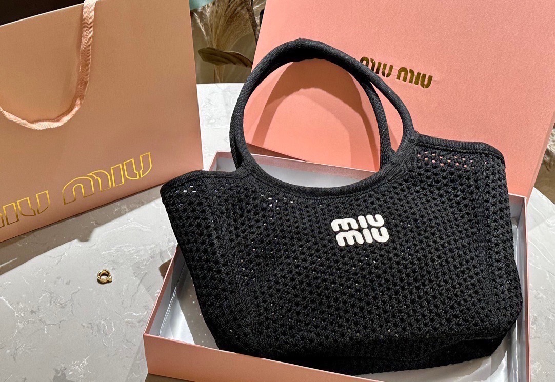 Miu Miu IVY Woven Fabric Tote Bag / Miu Miu Tote Bag กระเป๋าทรงโท้ท งานผ้าถักทอเป็นตาข่าย น้ำหนักเบา