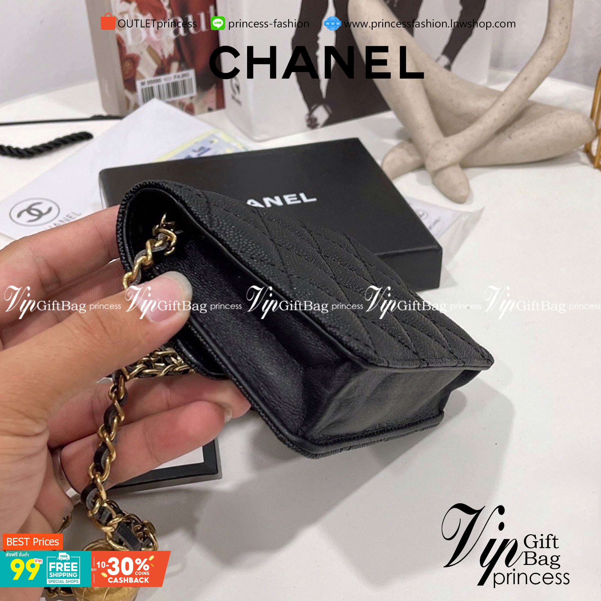VIP 】CHANEL BLACK CAVIAR WALLET MINI BAG VIP GIFT WITH PURCHAS-GWP รุ่นยอดนิยมไอเท็มฮิตวัสดุหนังคาเวียร์สวยคลาสสิคเปิดปิดด้วยฝาปิดกระดุมด้านหน้ามีโลโก้แบรนด์อะไหล่ทองสวยหรูดูดีมาพร้อมสายโซ่ทองร้อยหนังจะสะพายไหล่ หรือ Crossbody ก็ดูดี ภายในมีโลโก้และช่องแบ