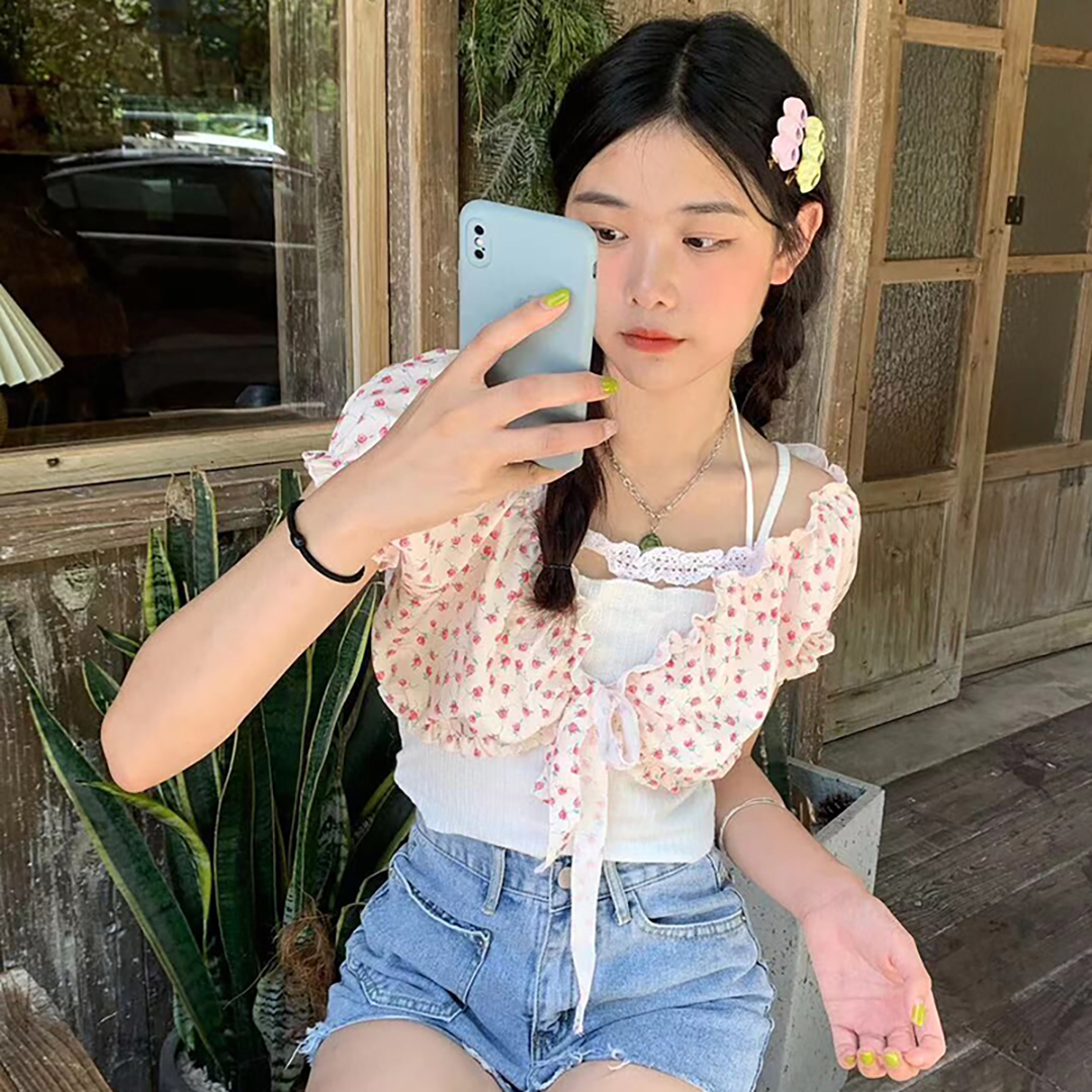 พร้อมส่ง 🦒 Rose in cloud set เซตเสื้อครอปสีขาวสกรีนลายดอกกุหลาบ (เซต 2 ชิ้น) (IN37765)