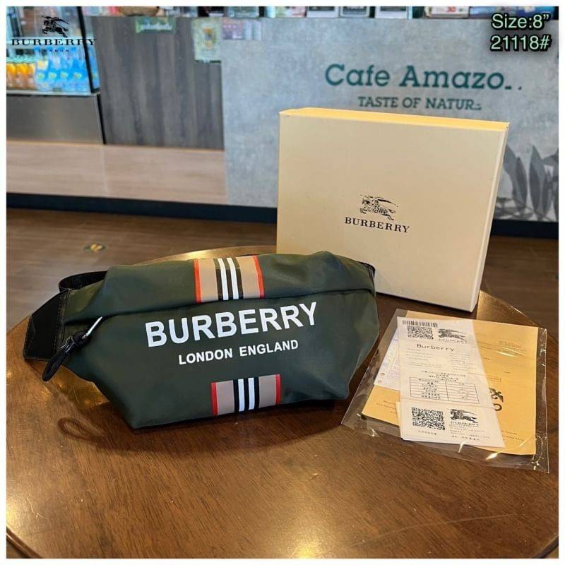 BURBERRY Belt Bag / Burberry Vintage Check Sonny Belt Bag / BURBERRY FRAGRANCES BELT BAG กระเป๋าคาดเอว คาดอกแบบ UNISEX ใช้ได้ทุกเพศ ลายวินเทจตามแบบฉบับของแบรนด์ เปิดปิดด้วยซิปยาว ใส่มือถือได้ทุกรุ่น รีบช้อป พร้อมอุปกรณ์ครบชุด ห้ามพลาด!