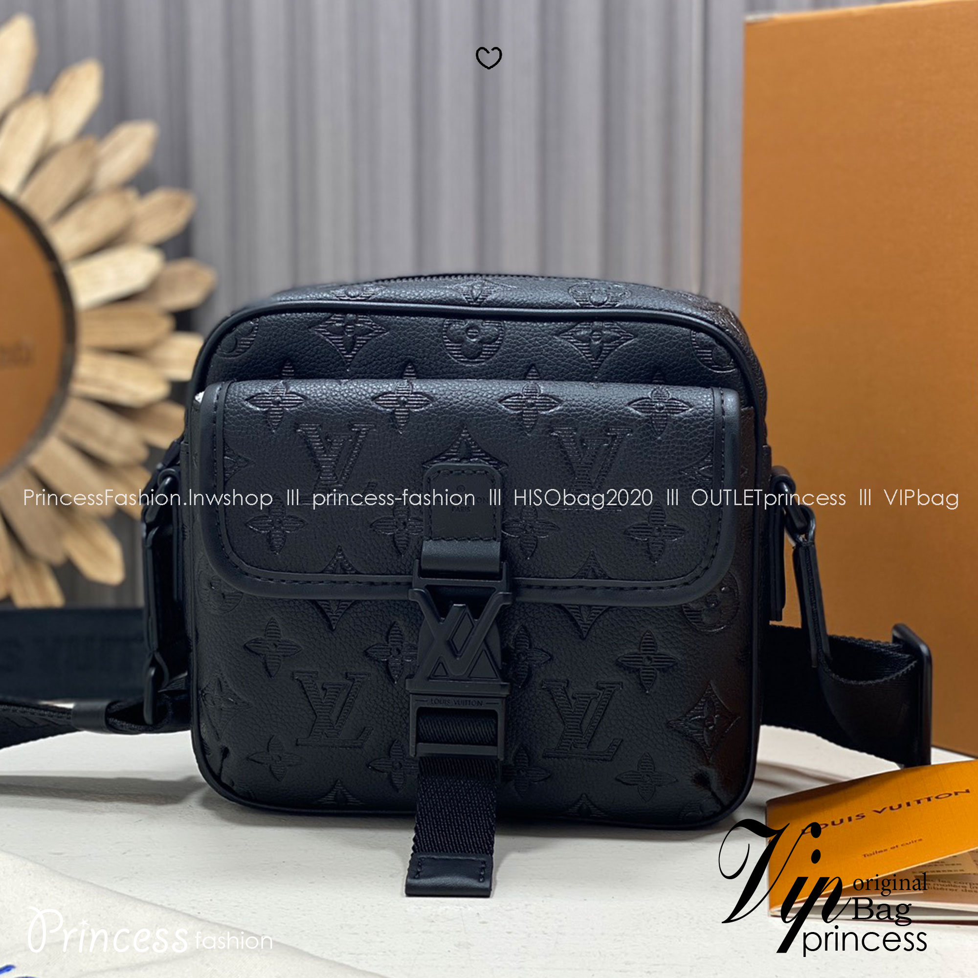 TOP ORI หนังแท้ | LV Getaway Messenger Bag กระเป๋าสะพายทรงแมสเซนเจอร์ ขนาดกะทัดรัดเพรียวบางตอบโจทย์การใช้งานเป็นได้ทั้งกระเป๋าเพาช์และกระเป๋าแมสเซนเจอร์ งานหนัง Monogram Shadow ผสานการประทับลาย Monogram อย่างกลมกลืน