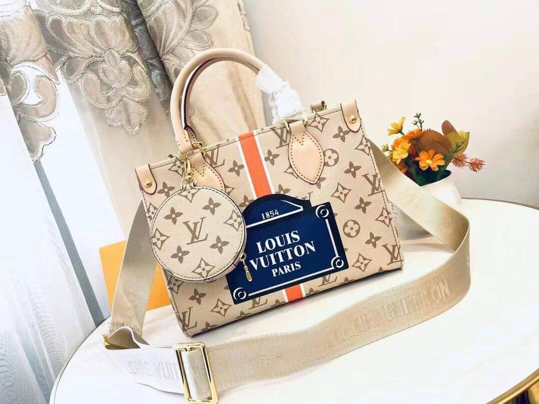LV OnTheGo PM Monogram Canvas / LV crossbody tote bag ดีไซน์ใหม่ 2023 พร้อมใบเล็ก กระเป๋าทรงโท้ทที่ใครเห็นต้องเป็นคลั่งรัก คลาสสิค ผู้ดี หรูหราได้ทุกลุค ทุกสไตล์