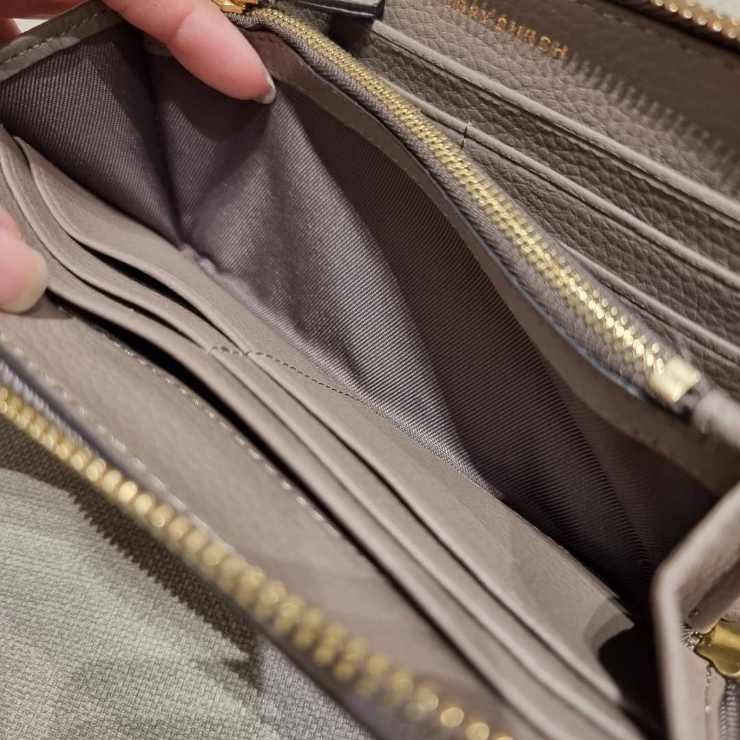 TORY BURCH MCGRAW ZIP CONTINENTAL WALLET กระเป๋าสตางค์ใบยาวรุ่นหายาก จัดเต็มสีสวยพร้อมส่ง ขนาดกำลังพอเหมาะ วัสดุหนังวัวสัมผัสดีมาก