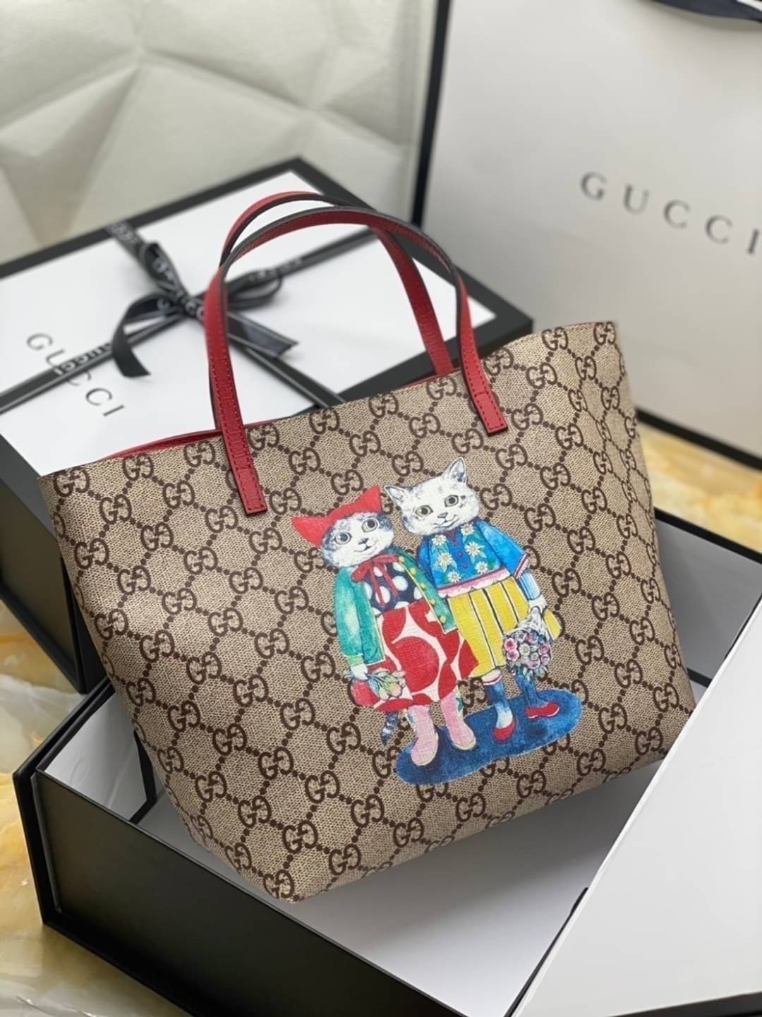 VIP 】Animal-Friendly Gucci Kid GG Supreme Tote Bag งานหนังแท้ทรงตั้งสวย ขนาดกะทัดรัด จุของได้เยอะ ใช้ได้ทั้งเด็กและผู้ใหญ่ น่ารักมากค่ะ **ขายดีตลอดกาล**