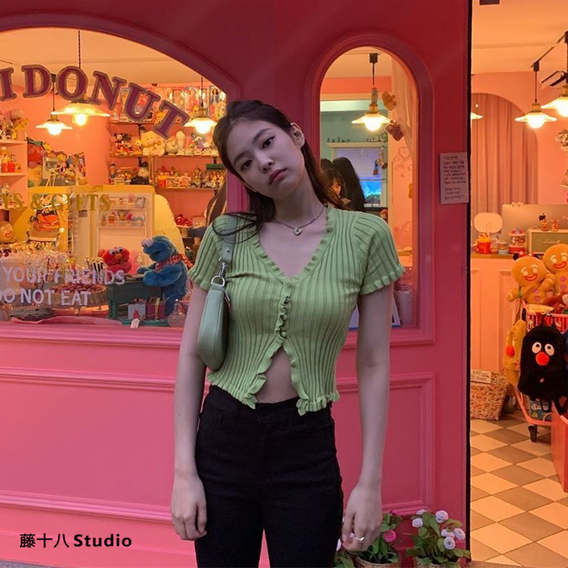 พร้อมส่ง 💖 Jennie tops เสื้อยืดแขนสั้น รัดรูป แบบเดียวกับเจนนี่ใส่เลยค่ะ (IN34881)