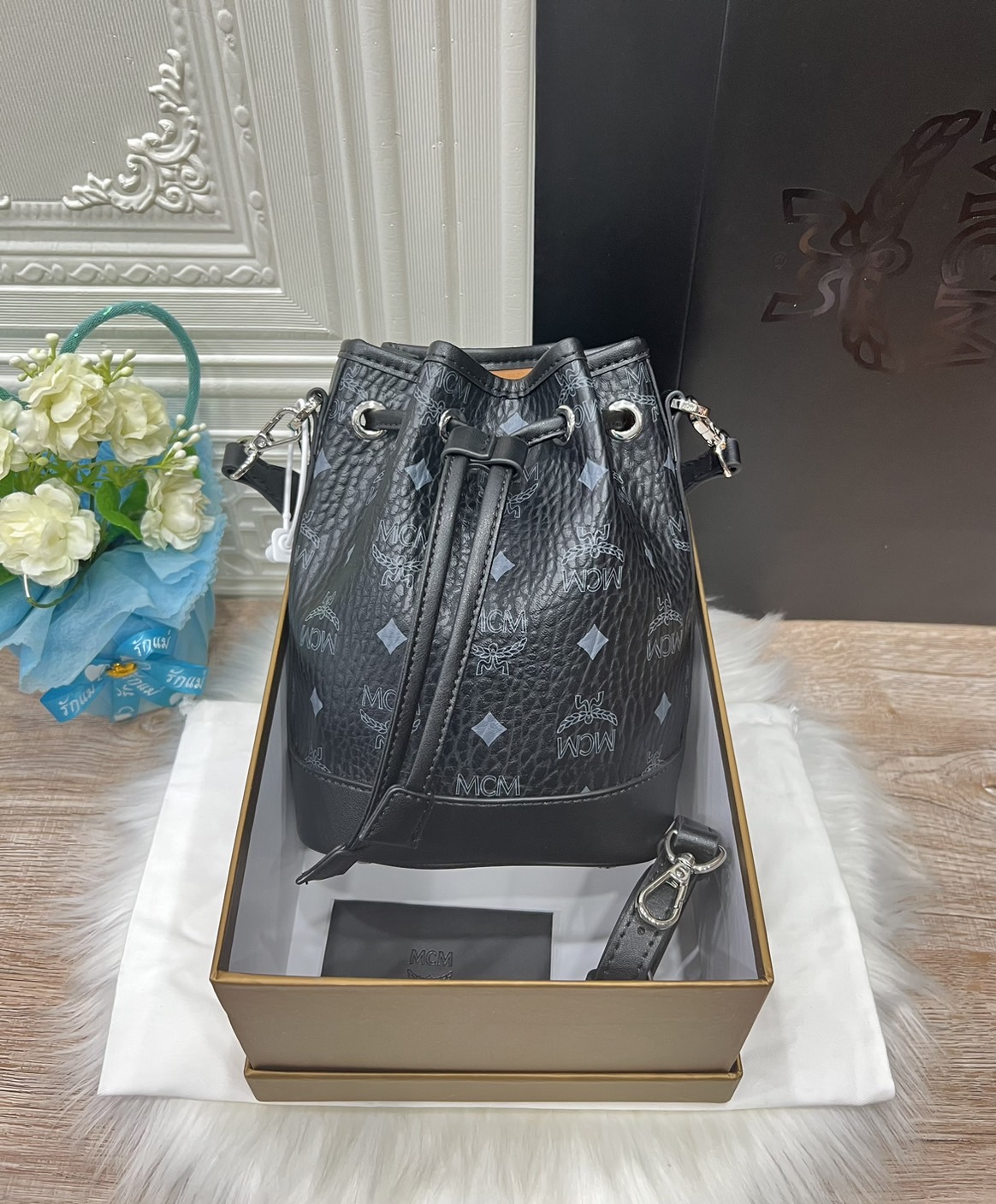 M.C.M MINI DESSAU DRAWSTRING BAG IN VISETOS กระเป๋าสะพายทรง bucket ไซส์ mini เกรดออริ สลับแท้ 1:1 ใช้งานต่างประเทศได้