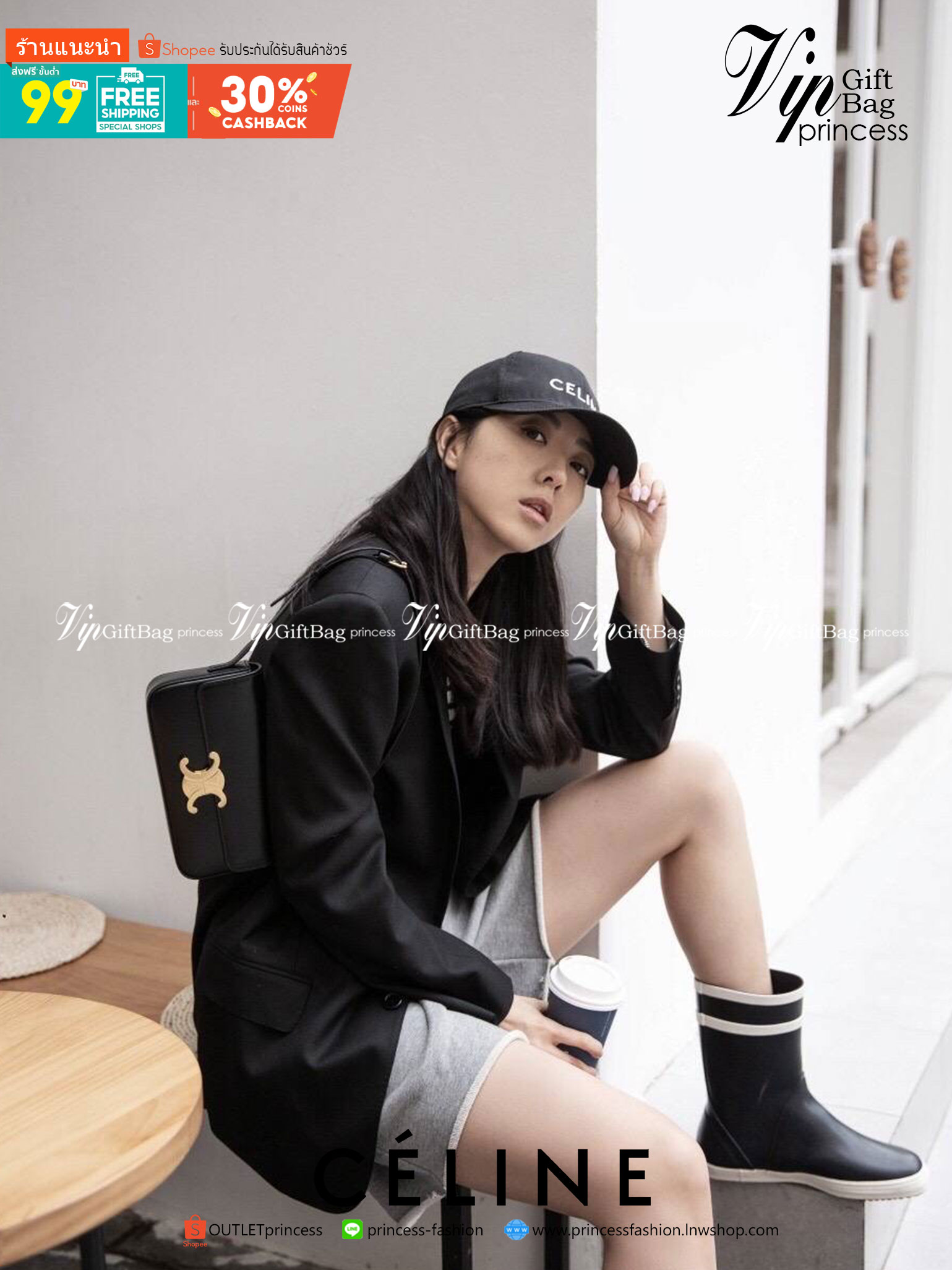 พร้อมส่งที่ไทยแล้วกับ CELINE TRIOMPHE SHOULDER BAG หนังทั้งใบลายสวยหรู ด้านในเปิดด้วยด้วยที่บีบโลโก้อะไหล่ทอง จุของได้กำลังดี ใส่โทรศัพท์ กระเป๋าสตางค์ใบสั้น ของจุกจิกได้ เหมาะกับสาวๆในวัน