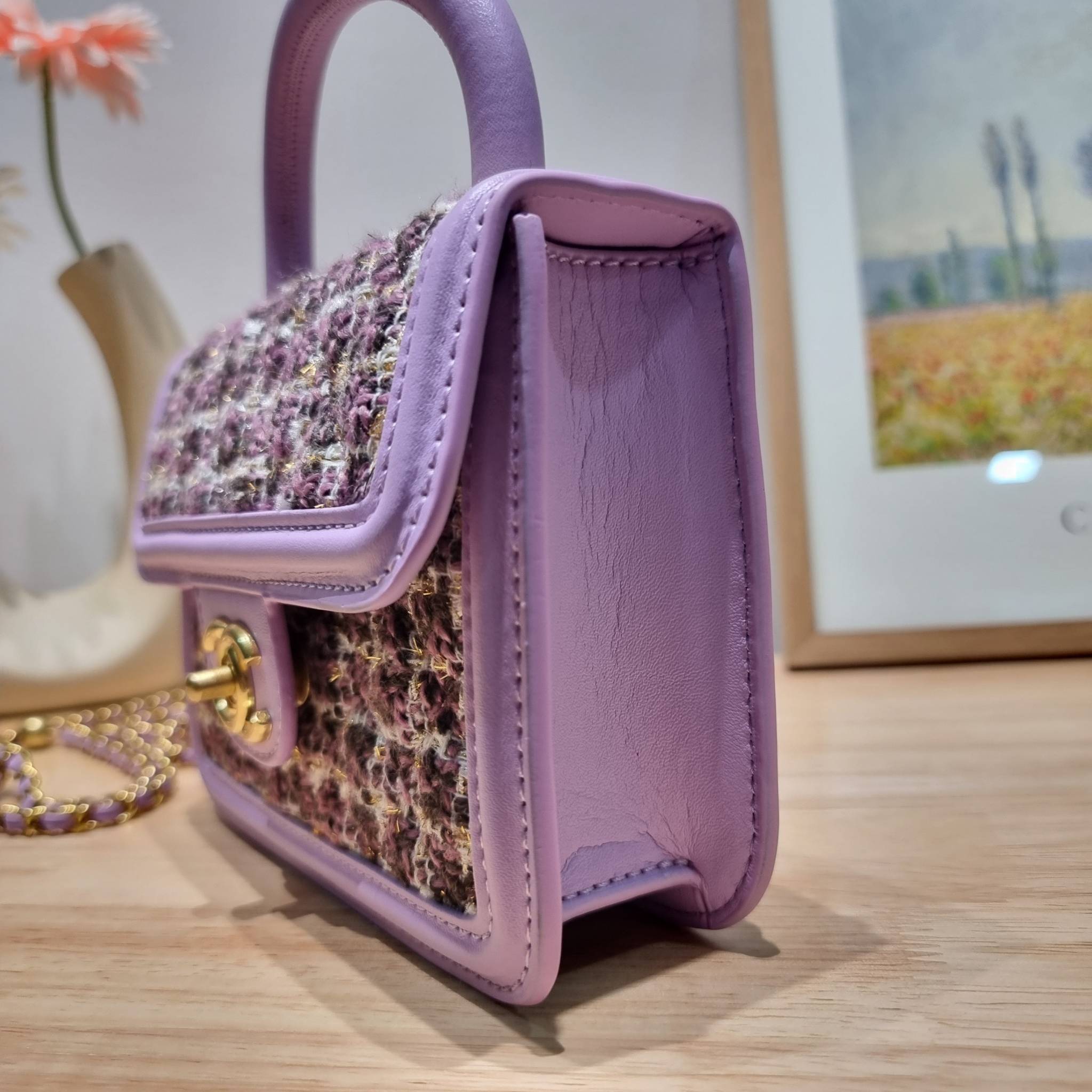 Chanel tweed mini flap bag / Chanel mini top handle กระเป๋าสะพายงานผ้าทวิตเอกลักษณ์เฉพาะของแบรนด์ งานสวยเป๊ะ มาพร้อมสายยาวถอดออกถือสวยๆเริ่ดๆ คิวท์มาก!! ดีเทลน่ารักเพียบ!!