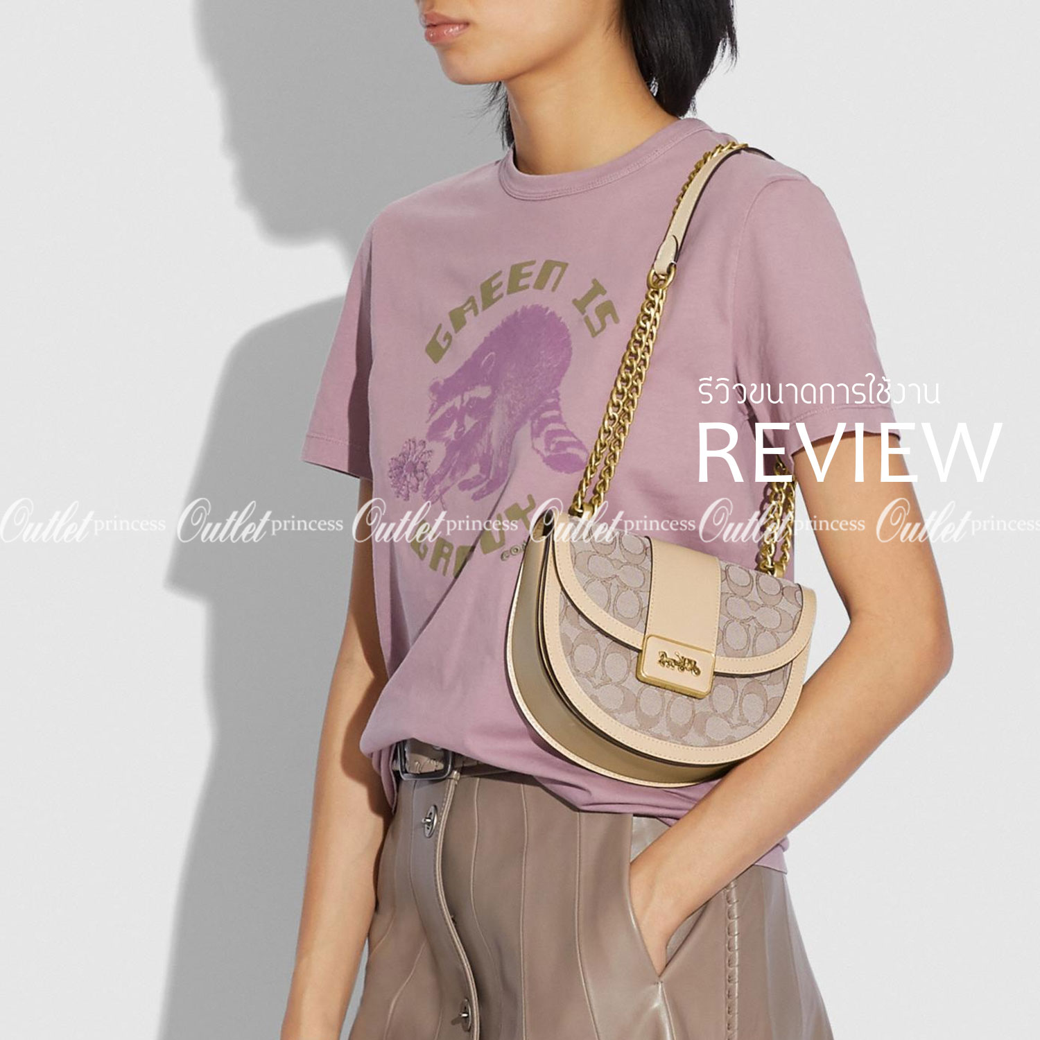 COACH ALIE SADDLE BAG IN SIGNATURE JACQUARD (C4694//C3464) New item!! กระเป๋าสะพายทรง saddle ดีไซน์วินเทจย้อนยุค แฝงความหรูในตัวด้วยอะไหล่สีทองเหลือง โดดเด่นไม่ซ้ำใครแน่นอน วัสดุผ้า jacquard สลับหนังแท้ ภายในเป็นช่องโล่ง มาพร้อมสายสะพายครอสบอดี้ ที่สามารถ