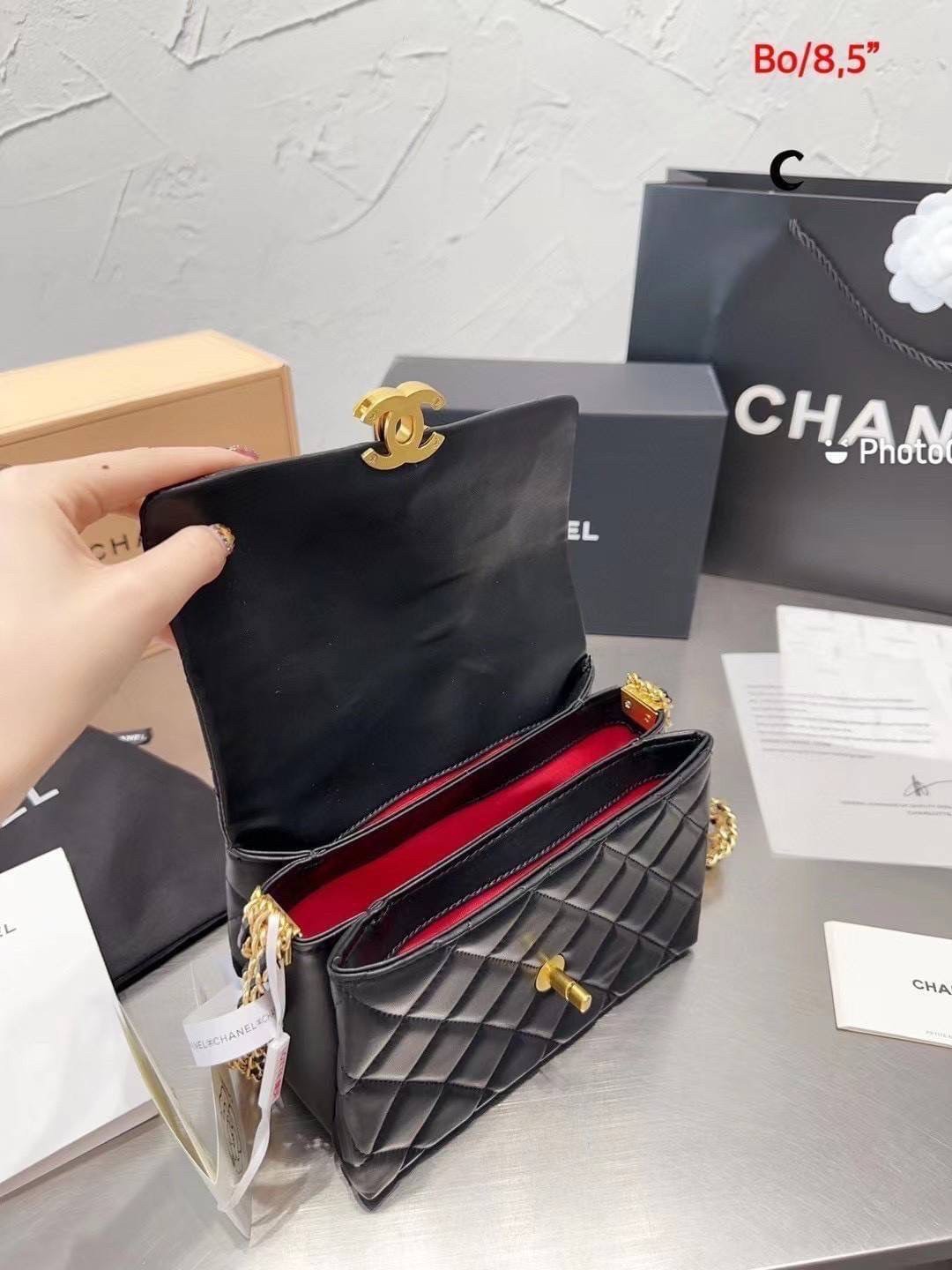 Chanel Small Flap Bag gold-tone metal, black / Chanel Bag / Chanel Box พร้อมส่ง กระเป๋าสะพายใบเล็ก 2023 คอลใหม่ ใช้งานต่างประเทศได้ ภาพถ่ายจากงานขายจริง
