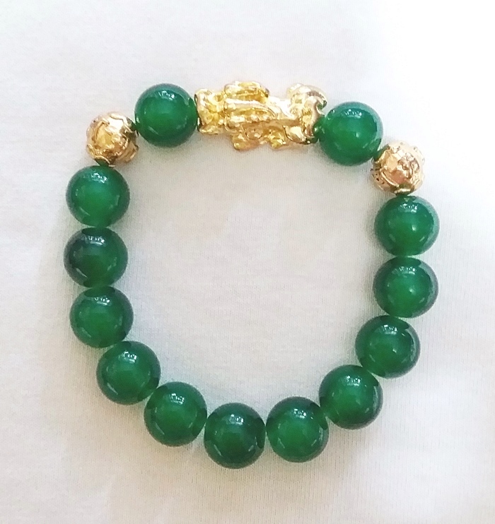 สร้อยข้อมือปี่เซี้ยะเดี่ยวสีทองหินโมราสีเขียว ช่วยปกป้องคุ้มครอง แก้ชงปีกุน ปี2562 พร้อมใบคาถาค่ะ