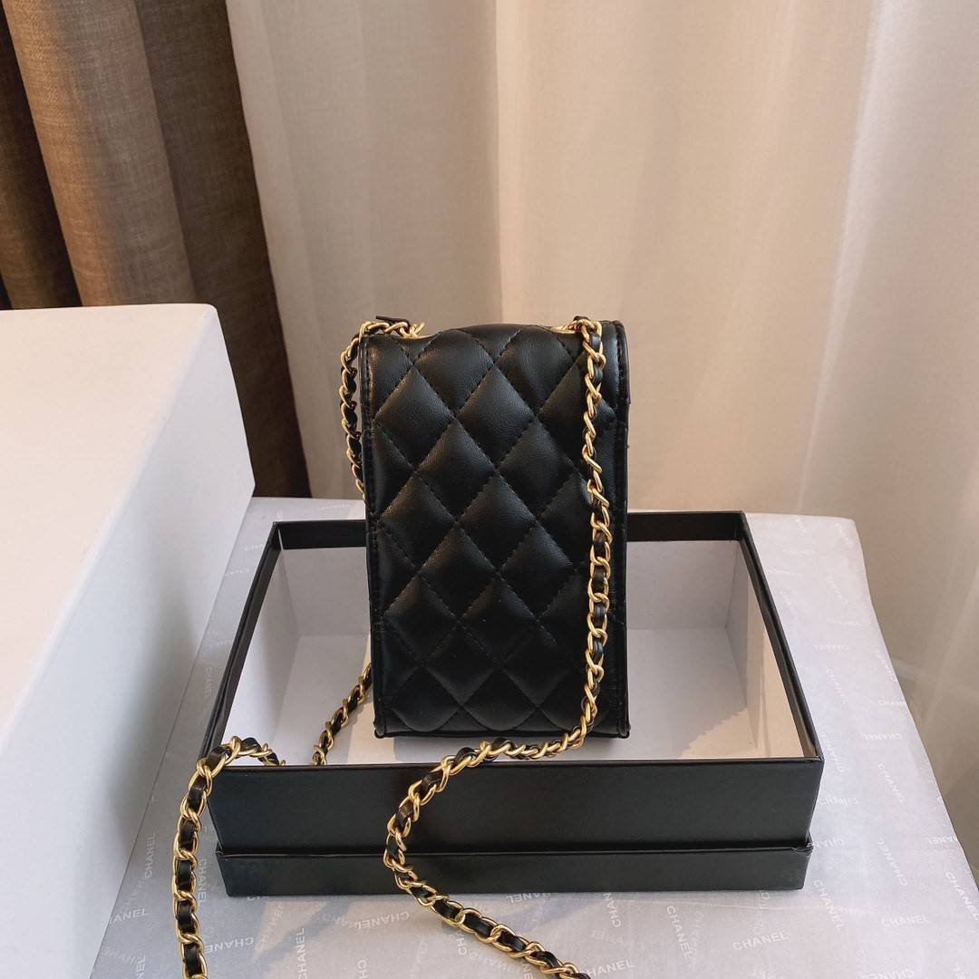 พรีเมี่ยมกิ๊ฟแท้ 100% 】CHANEL VIP GIFT WOC BAG กระเป๋าสตางค์คล้องคอ/ Crossbody ที่กำลังมาแรงมาในตอนนี้ ตัวกระเป๋าเป็นกระเป๋าสตางค์หนังพียูพรีเมี่ยม **อะไหล่ทองทั้งใบ