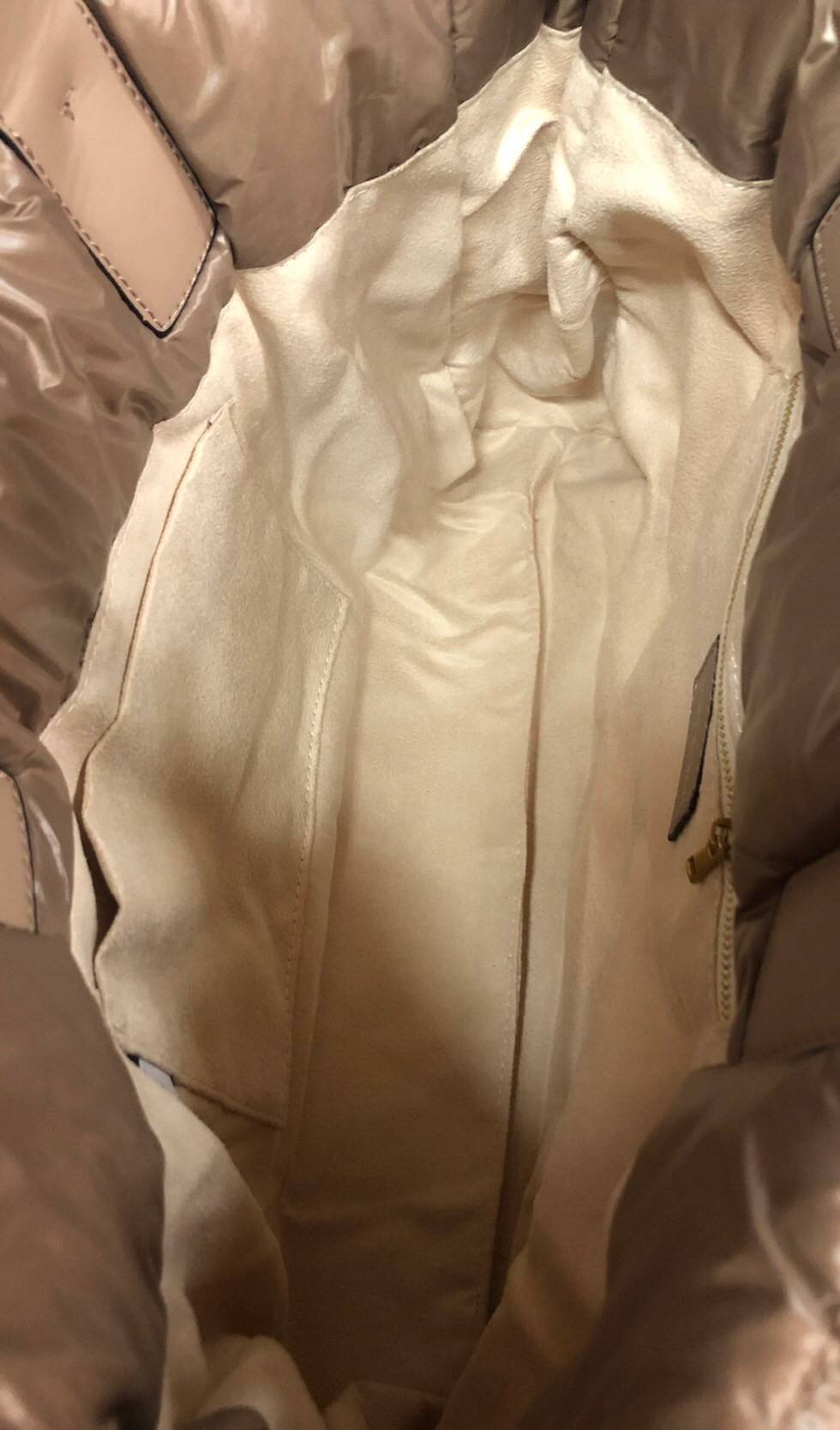 พร้อมส่งที่ไทย TORY BURCH Ella Puffer Tote Bag 40cm กระเป๋าโท้ทใบใหญ่ ภายในโล่งกว้าง จุของได้เยอะ ภาพสินค้าถ่ายจากงานขายจริง ใช้งานต่างประเทศได้