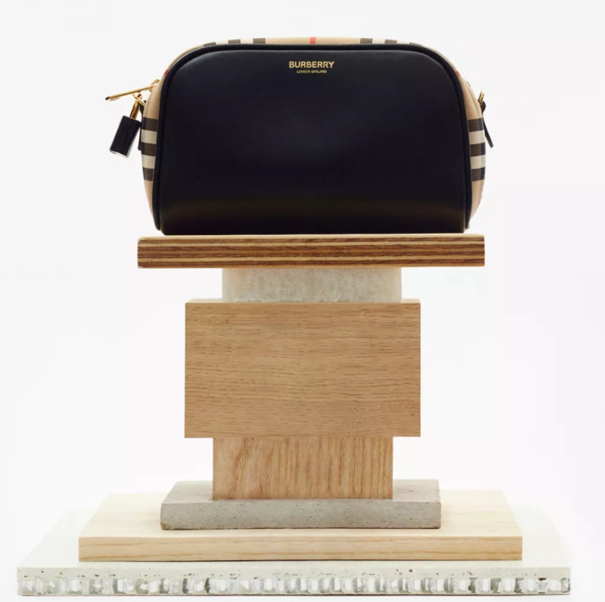 พรีเมี่ยมกิ๊ฟแท้ 100% 】พร้อมส่งที่ไทย ที่นี่ที่เดียว VIP gift BURBERRY Black Vintage Check Half Cube Crossbody Bag