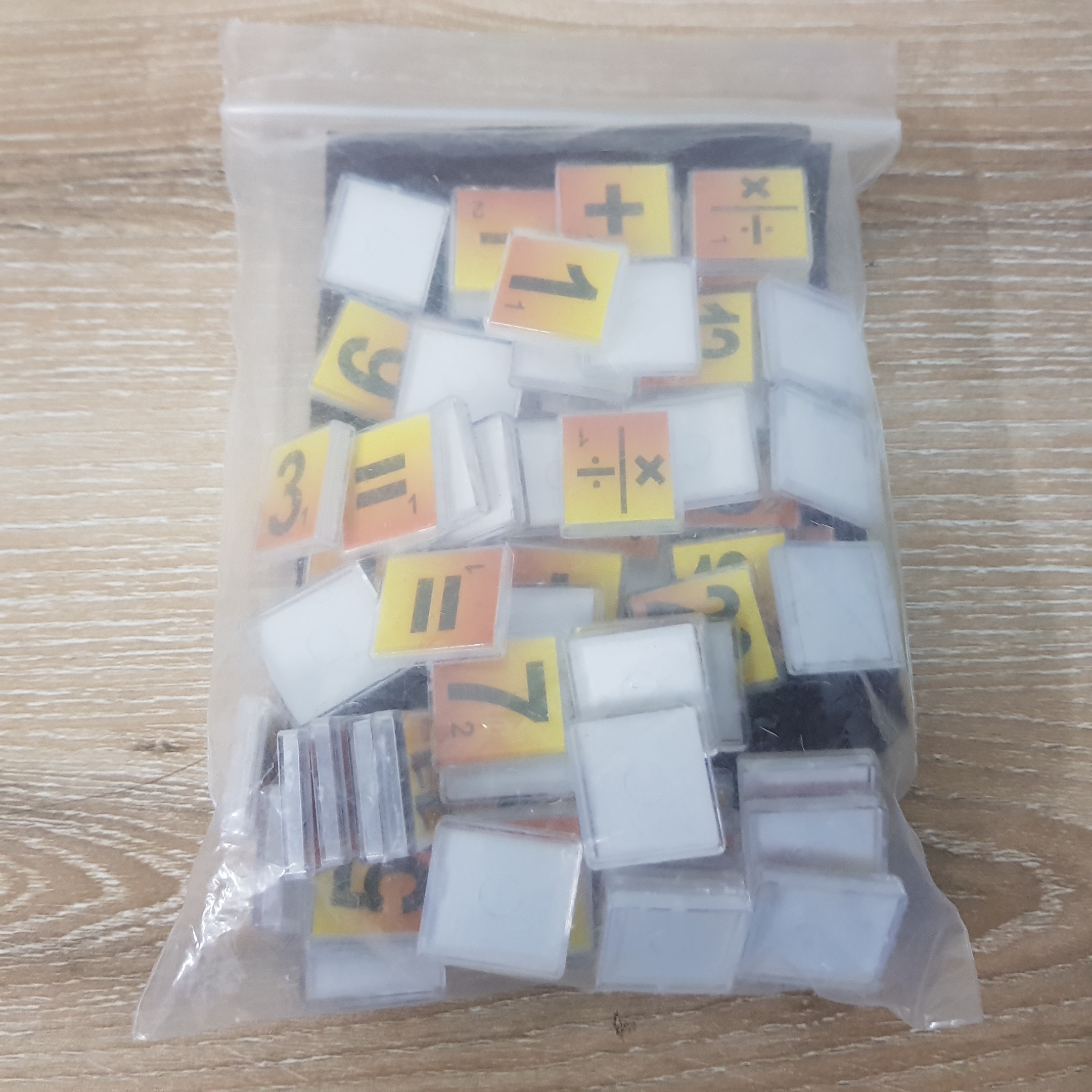 ตัวเบี้ยสำรองเอแม็ทระดับประถมแบบใส ตัวเบี้ย 70ชิ้น Junior Amath Tile