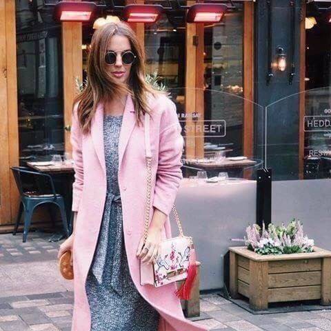 ALDO Bergantino Cross Body Handbag กระเป๋าถือหรือสะพายรุ่นใหม่ล่าสุดจาก ALDO แบรนด์ดังแคนนาดาดีไซน์สุดชิคน่ารักมุ้งมิ้งปักเลื่อมลายนกกระเรียนสวยสดใส พร้อมห้อยฟู่ฟรุ้งฟริ้ง เปิดปิดด้วยล๊อคบิดอะไหล่ทอง ภายในมีโลโก้ ช่องซิปและช่องใส่มือถือใส่กระเป๋าสตางค์ยาว