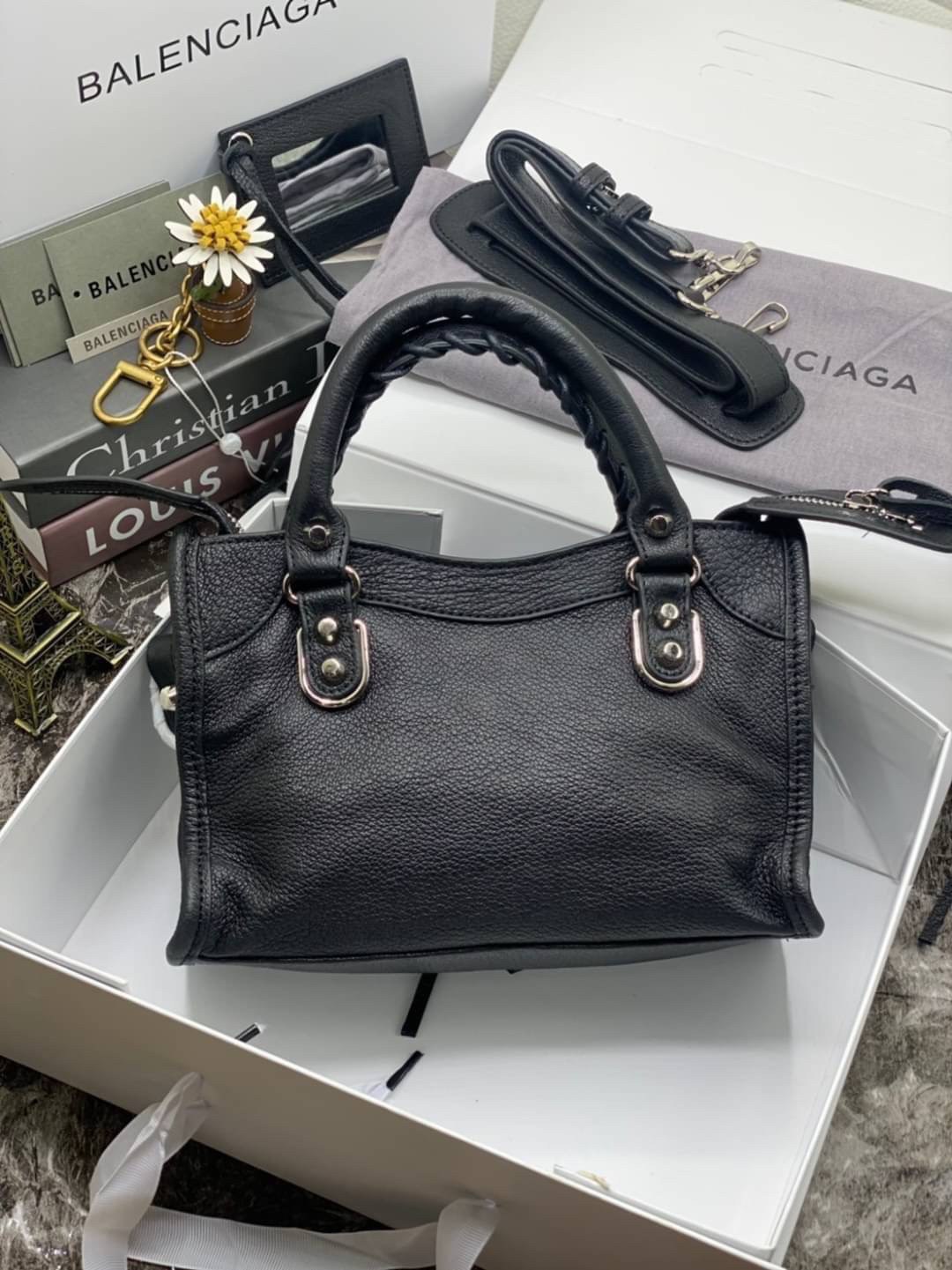 VIP 】หนังแท้ BALENCIAGA Classic City Mini Shoulder Bag พร้อมส่งที่ไทย