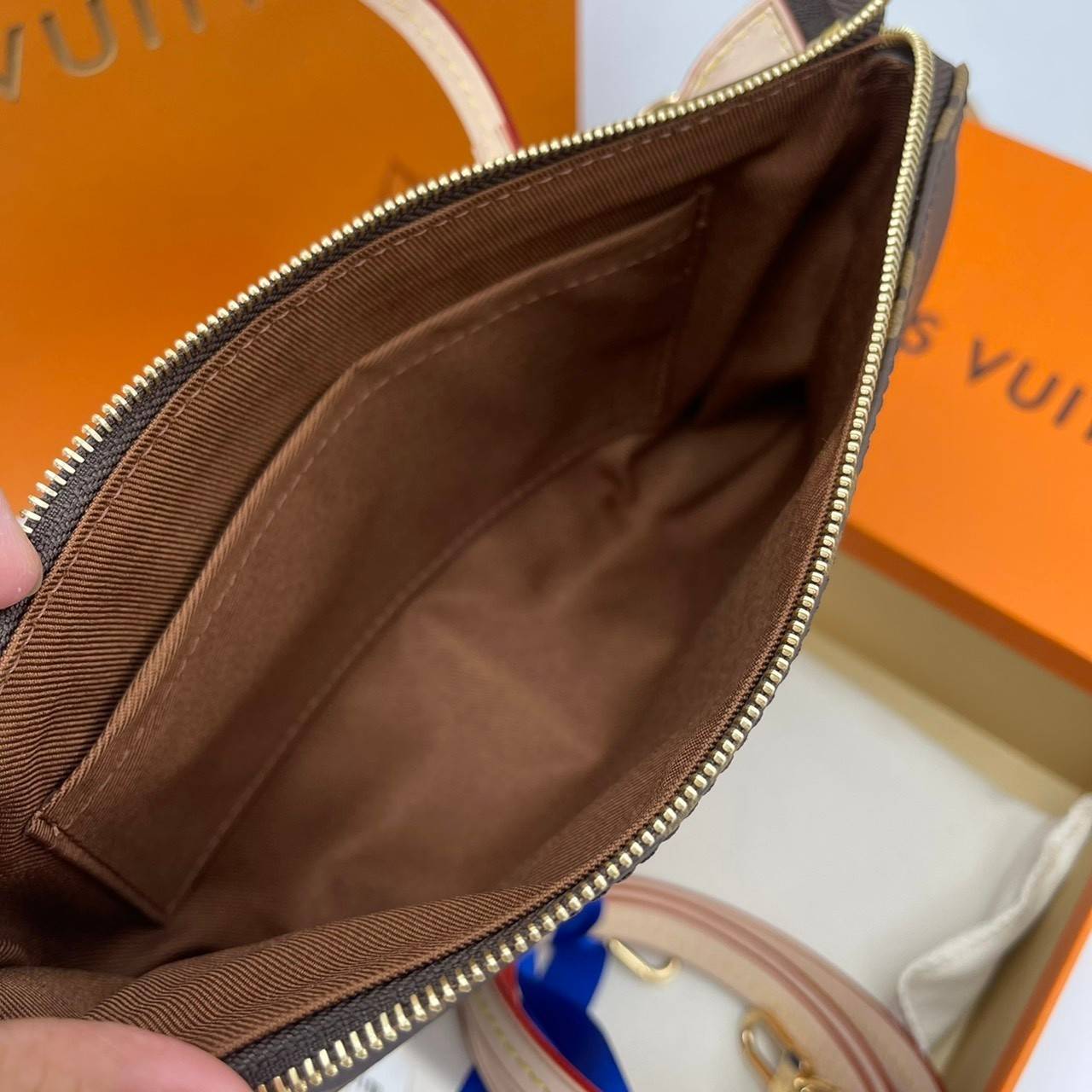 หนังแท้ Louis Vuitton Monogram Canvas POCHETTE ACCESSOIRES Handbag